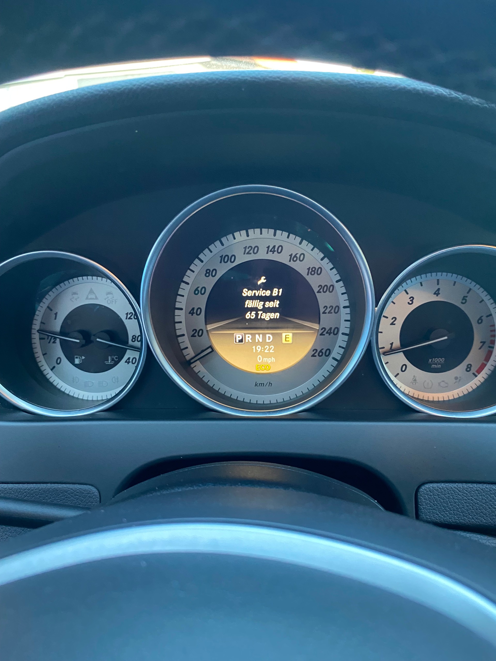 MERCEDES-BENZ C 250 Elégance 7G-Tronic-image-6