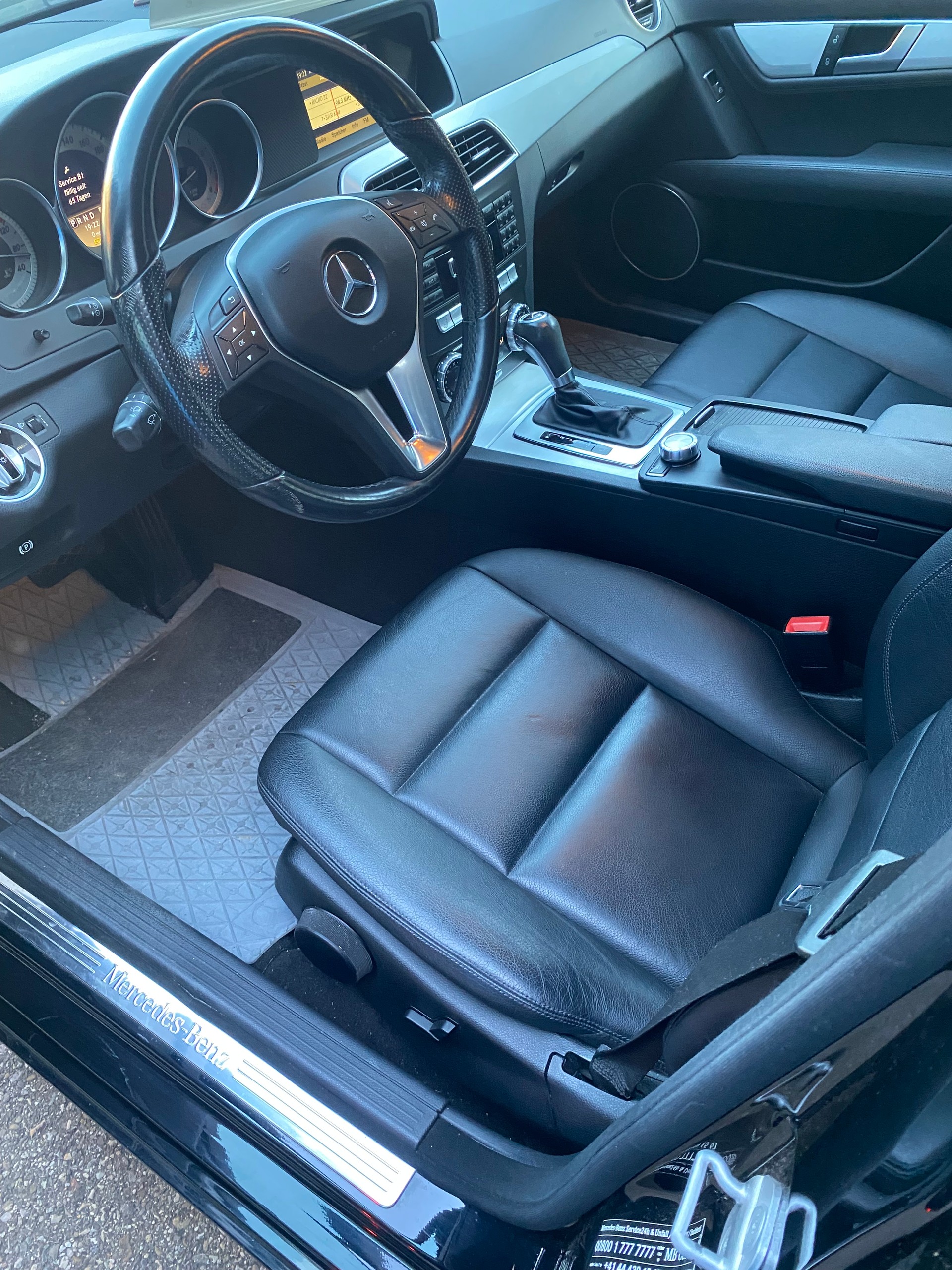 MERCEDES-BENZ C 250 Elégance 7G-Tronic-image-8