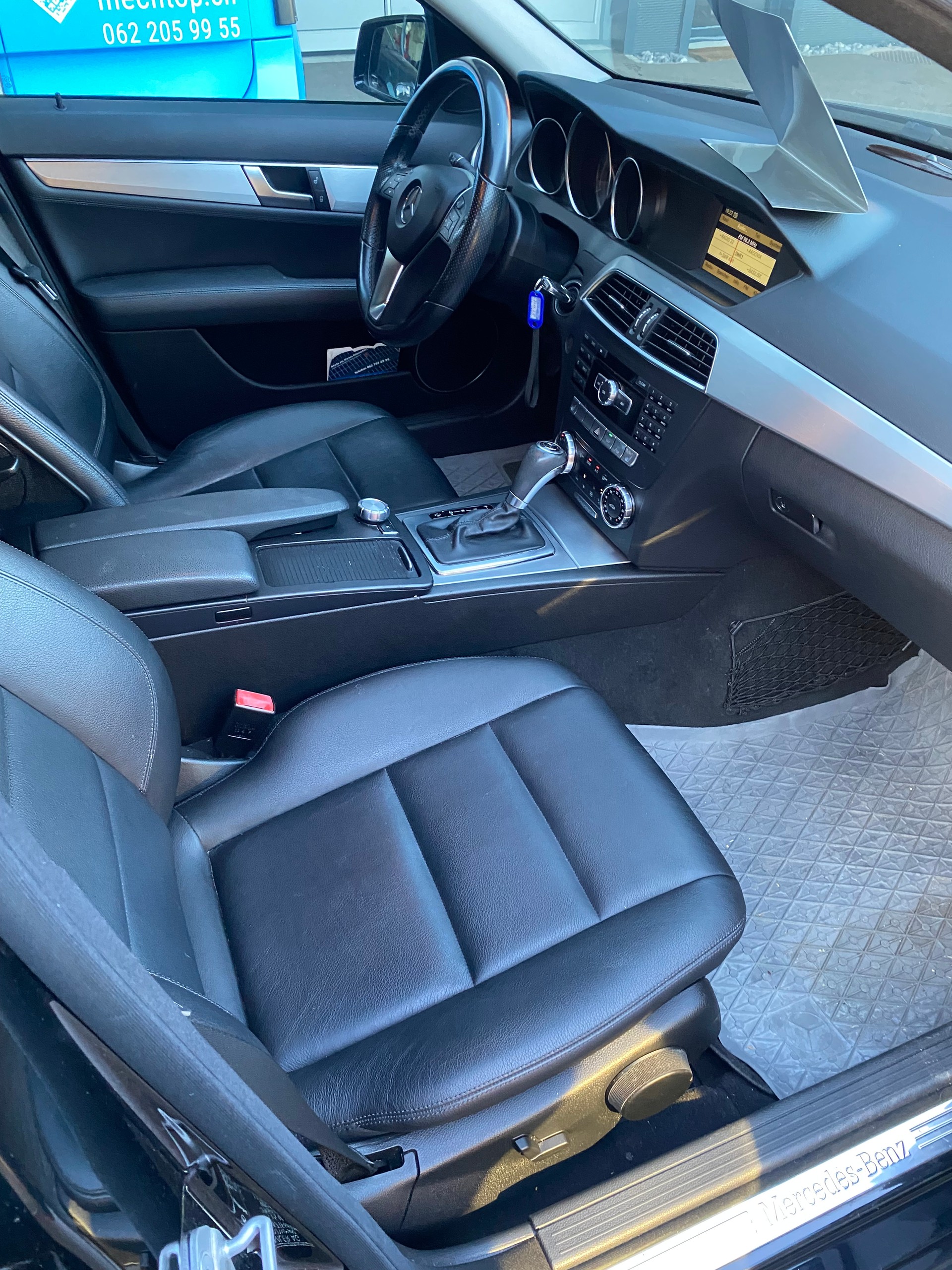 MERCEDES-BENZ C 250 Elégance 7G-Tronic-image-11