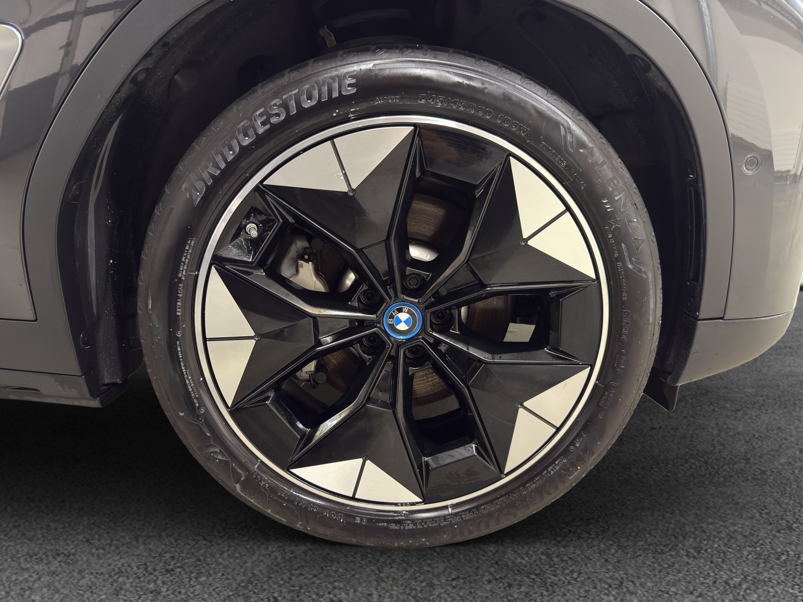 BMW iX3 Impressive-image-11
