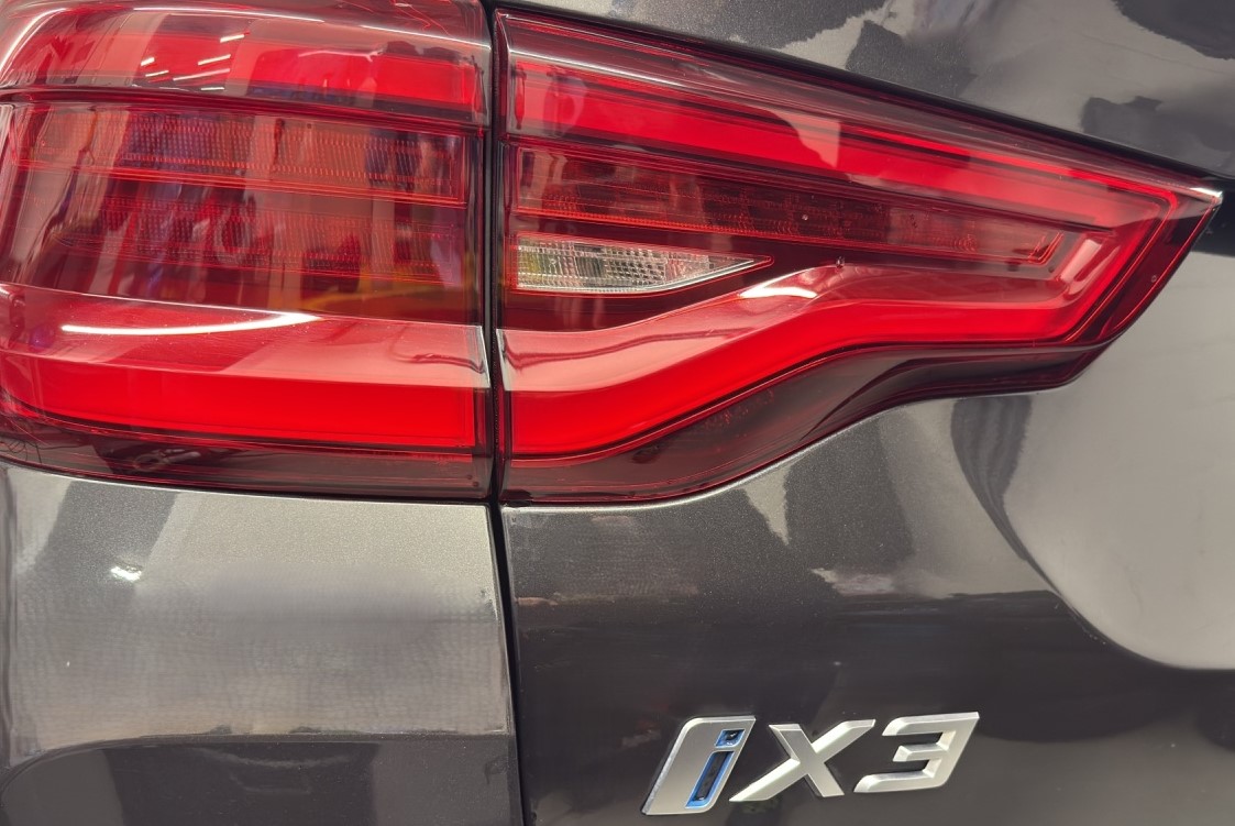BMW iX3 Impressive-image-21