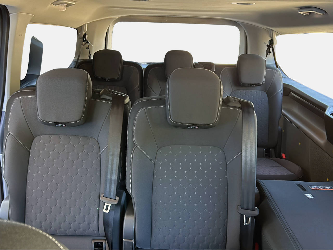FORD E-Tourneo C Bus 340 L2 Titanium-image-12