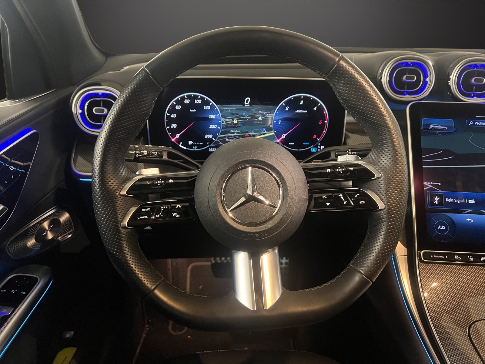 MERCEDES-BENZ GLC 220 d 4Matic 9G-Tronic-image-10