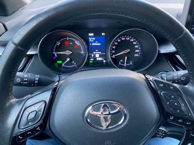 TOYOTA C-HR 1.8 HSD CVT Comfort-image-11