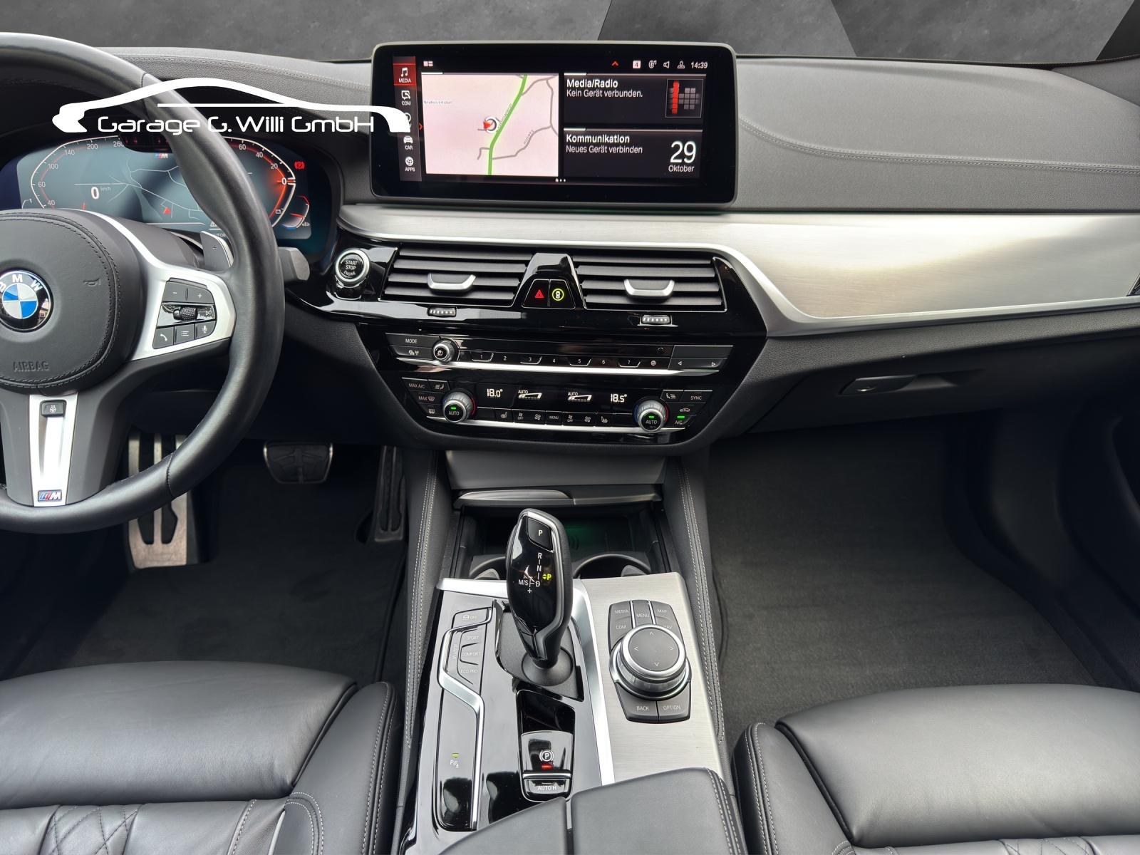 BMW 540i xDrive 48V Pure M Sport Steptronic-image-12