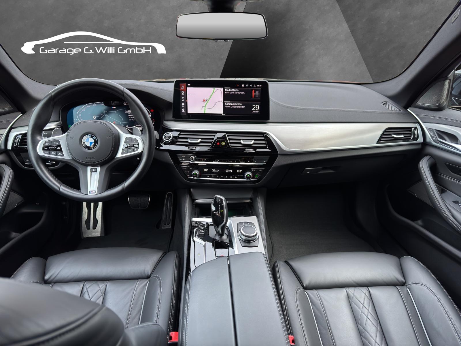BMW 540i xDrive 48V Pure M Sport Steptronic-image-11