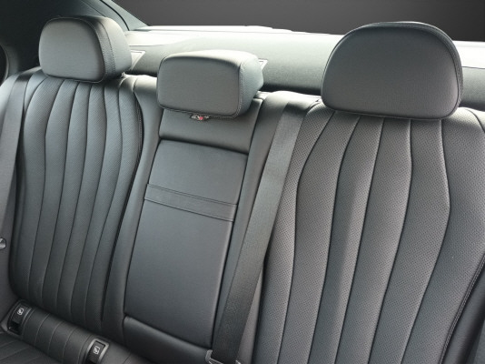 MERCEDES-BENZ E 200 9G-Tronic 4Matic-image-9