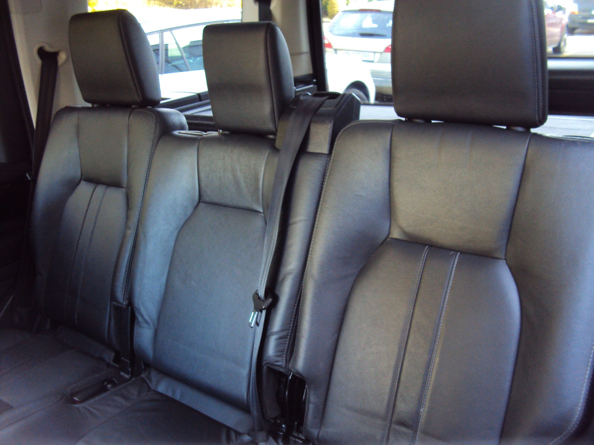LAND ROVER Discovery 3.0 TDV6 HSE Automatic-image-13