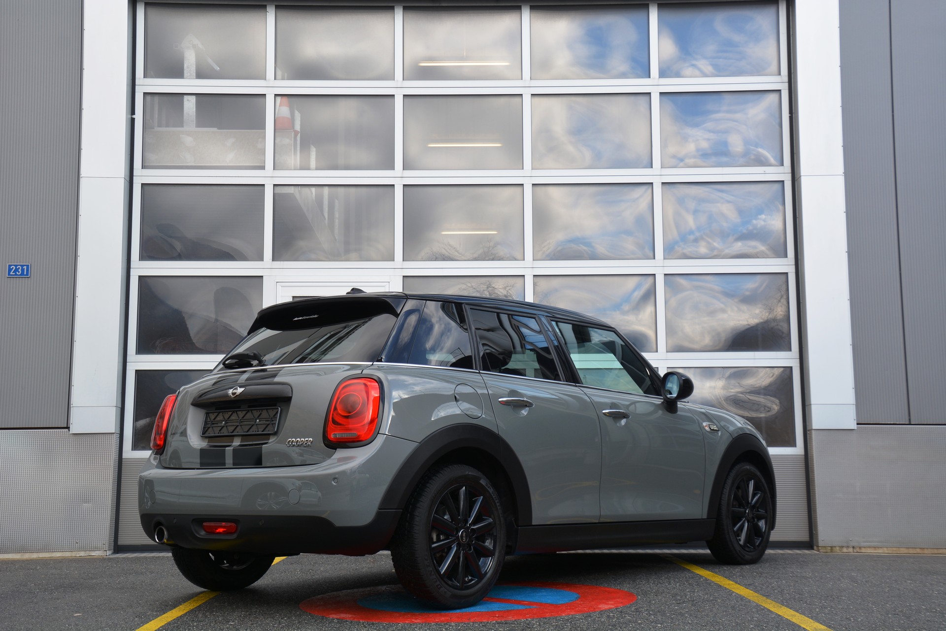 MINI Cooper Hyde Park-image-1