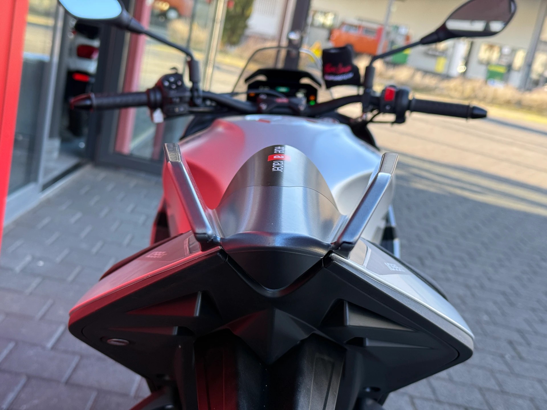 APRILIA Tuono V4 1100-image-15