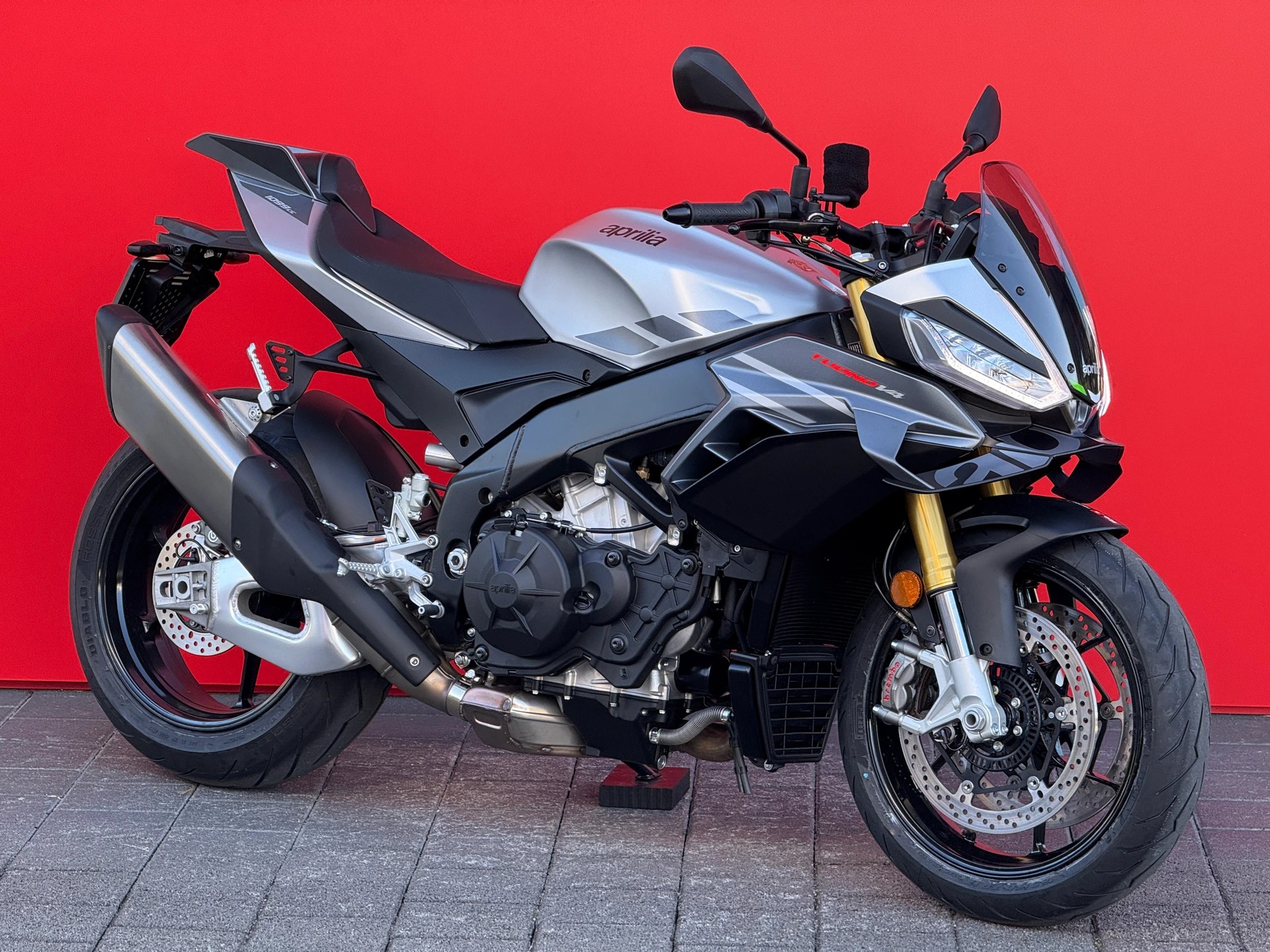 APRILIA Tuono V4 1100-image-12