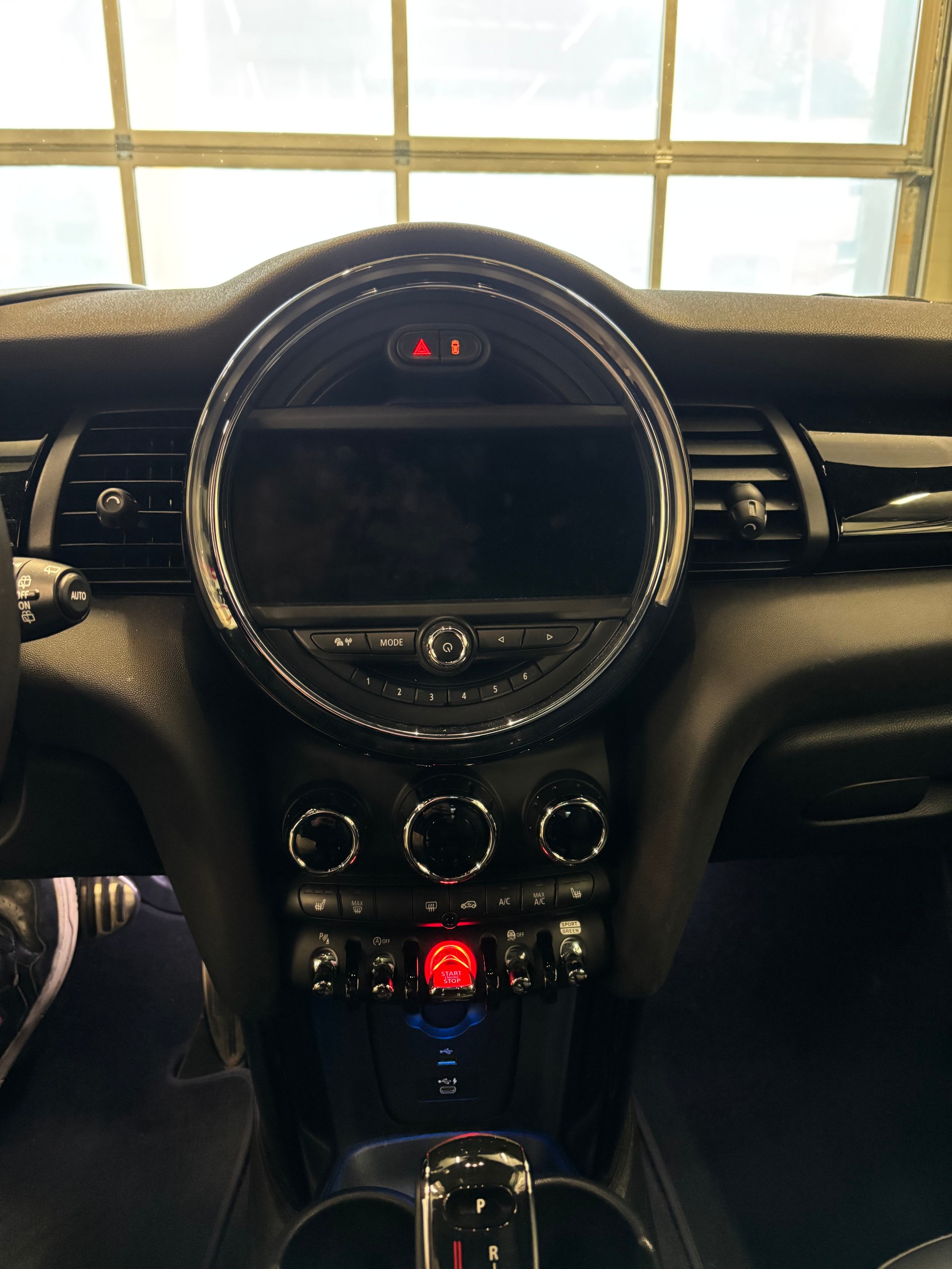 MINI Cooper John Cooper Works Steptronic-image-10