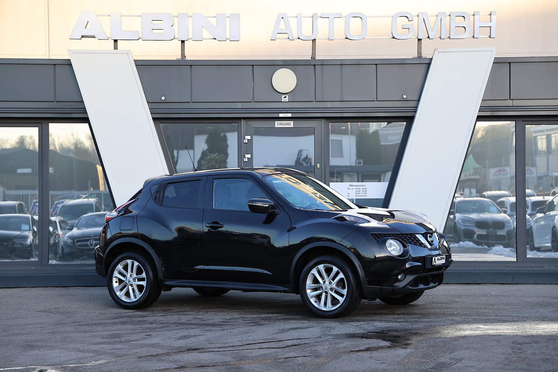 NISSAN Juke 1.6 N-Connecta Xtronic CVT-image-1