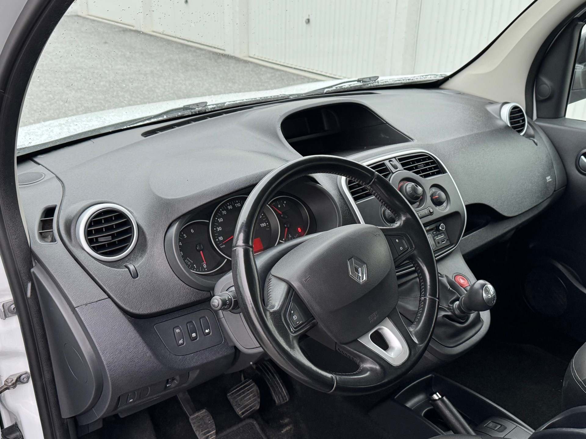 RENAULT Kangoo 1.2 16V Turbo Life-image-5