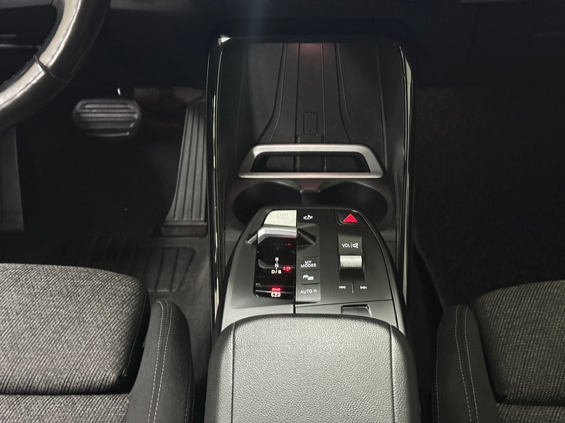 BMW 218d Active Tourer DKG-image-10