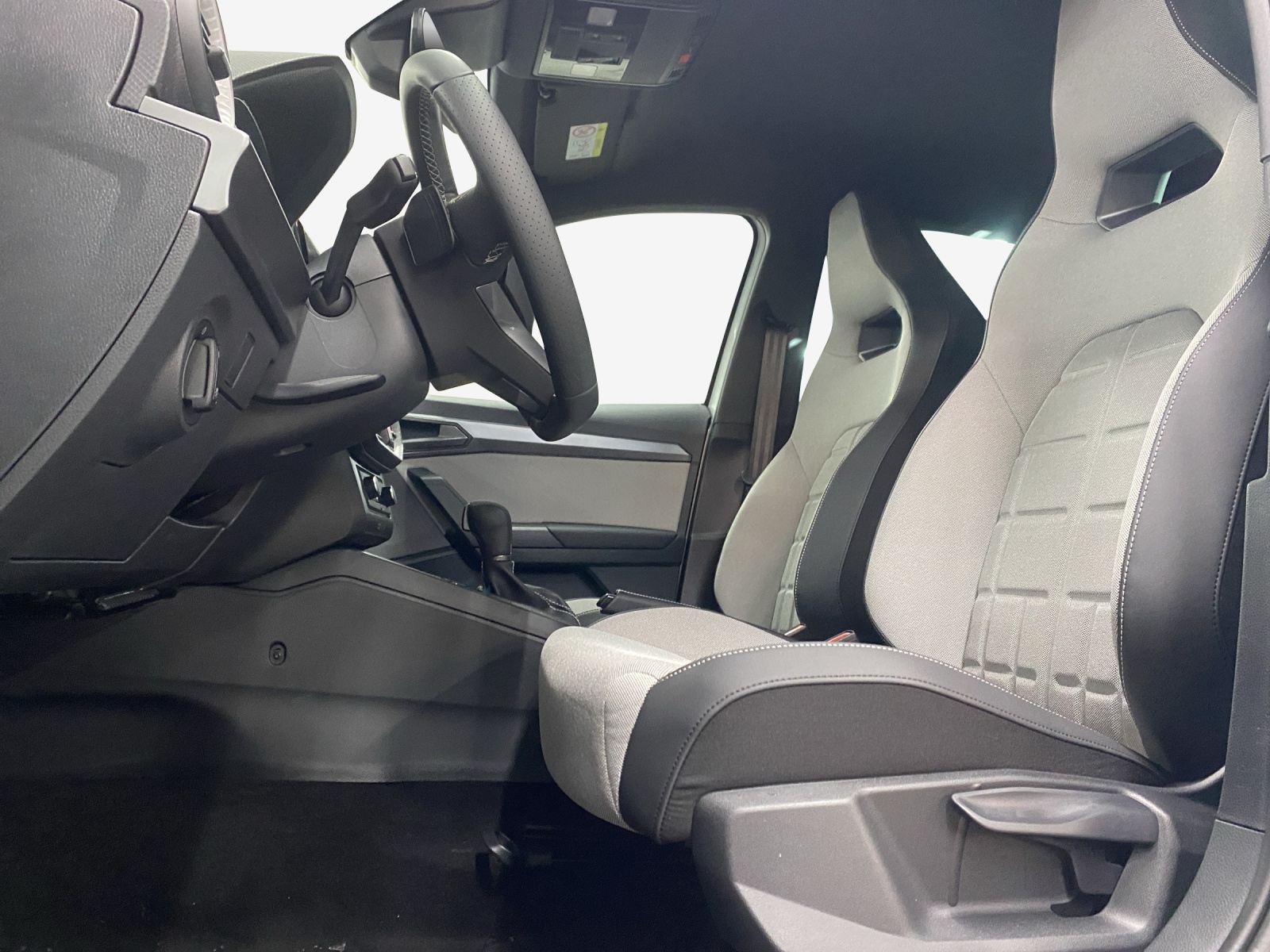 SEAT Arona 1.5 Eco TSI FR DSG-image-7