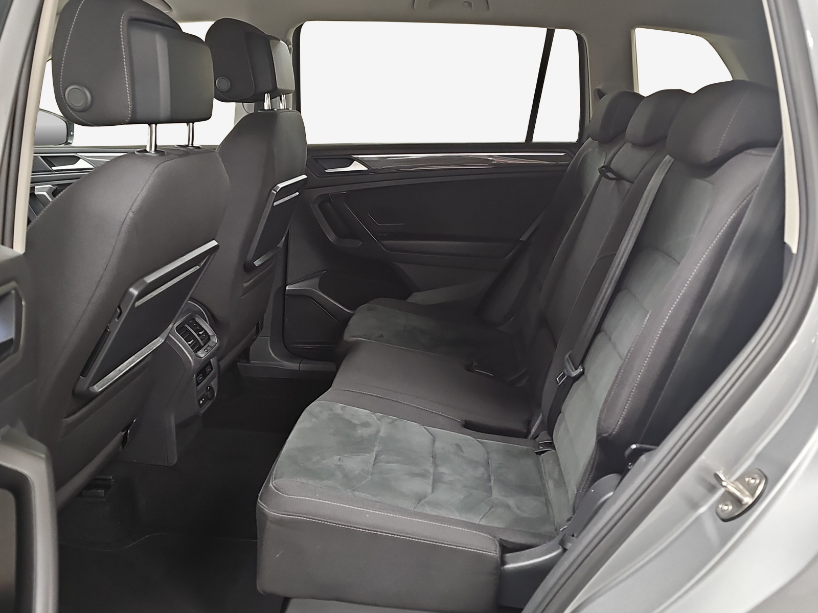 VW Tiguan Allspace 2.0TSI Highline 4Motion DSG-image-10