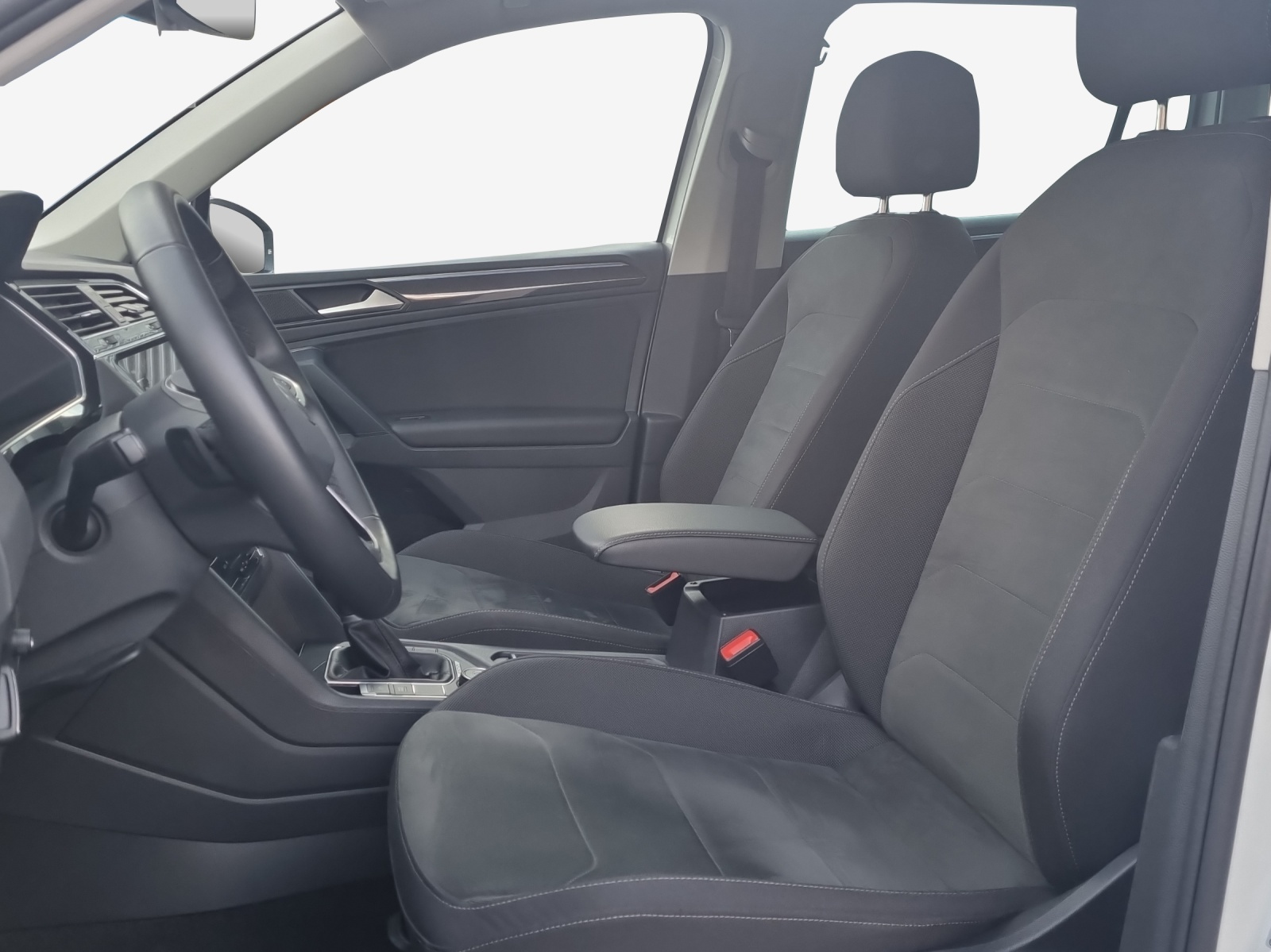 VW Tiguan 2.0 TDI SCR Elegance 4Motion DSG-image-7