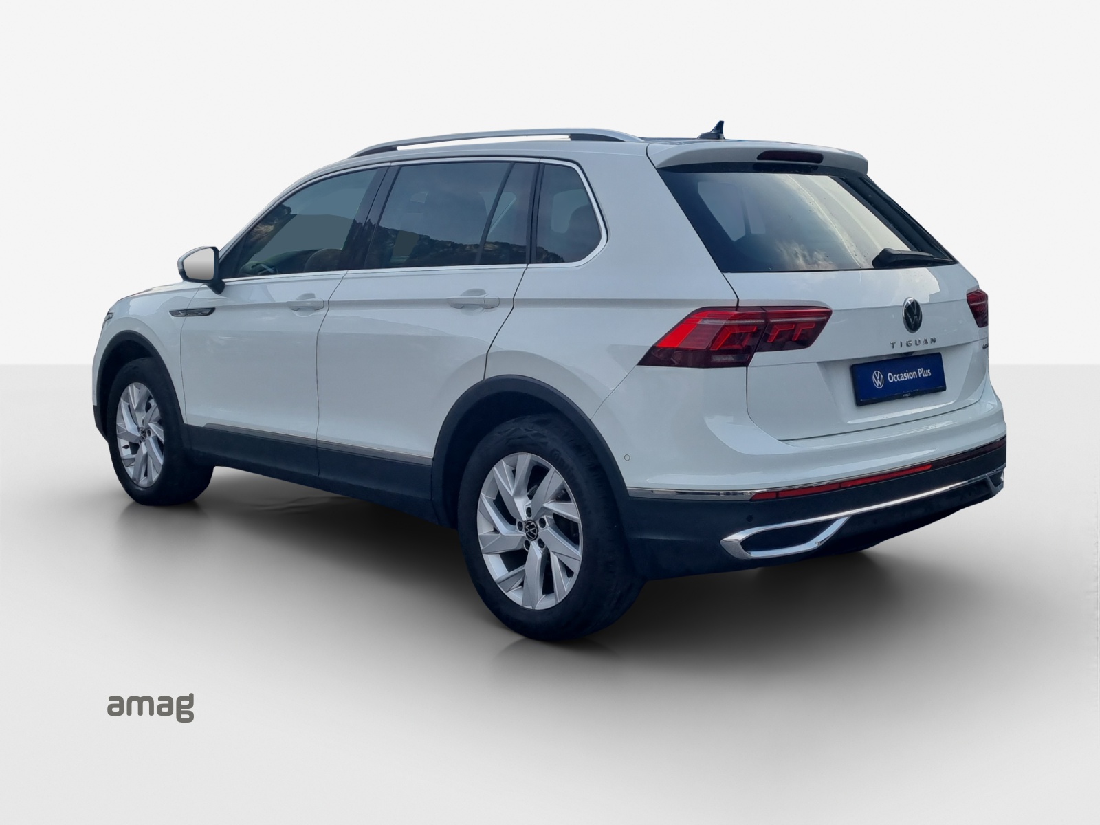 VW Tiguan 2.0 TDI SCR Elegance 4Motion DSG-image-2