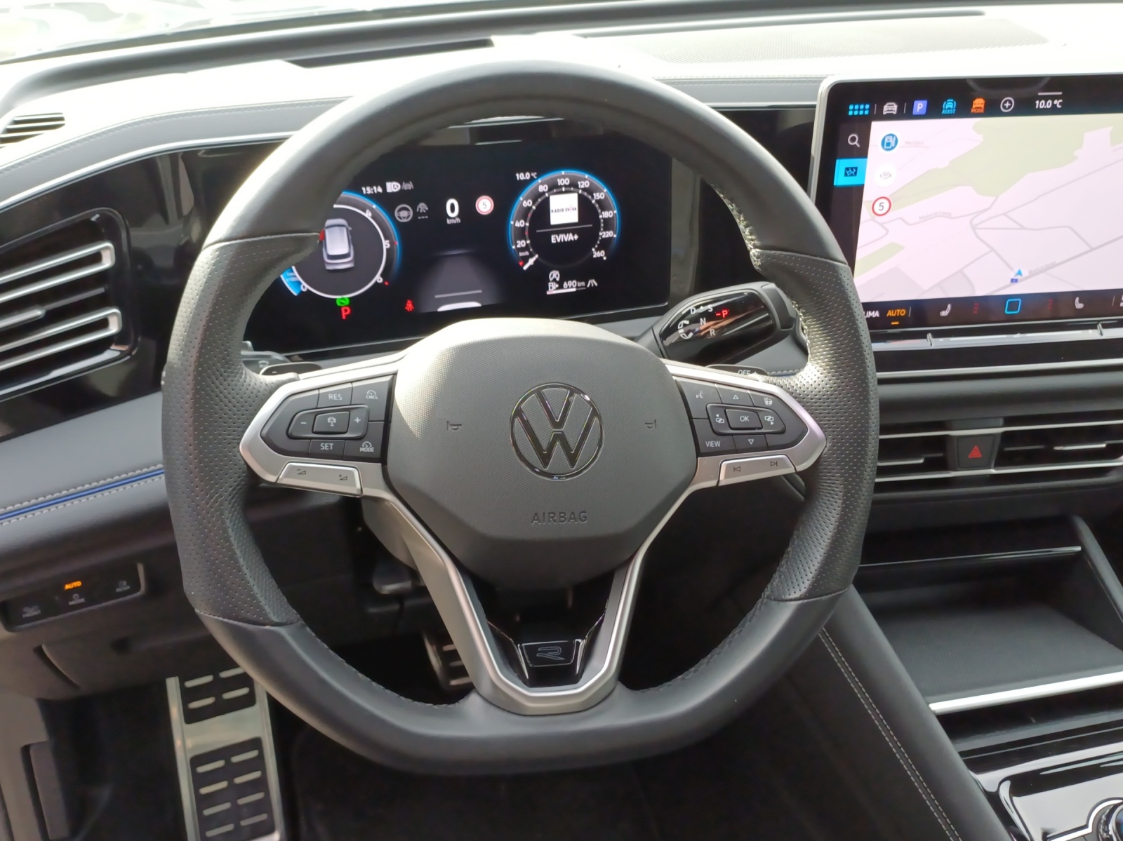 VW Tiguan 2.0 TDI SCR R-Line 4Motion DSG-image-9