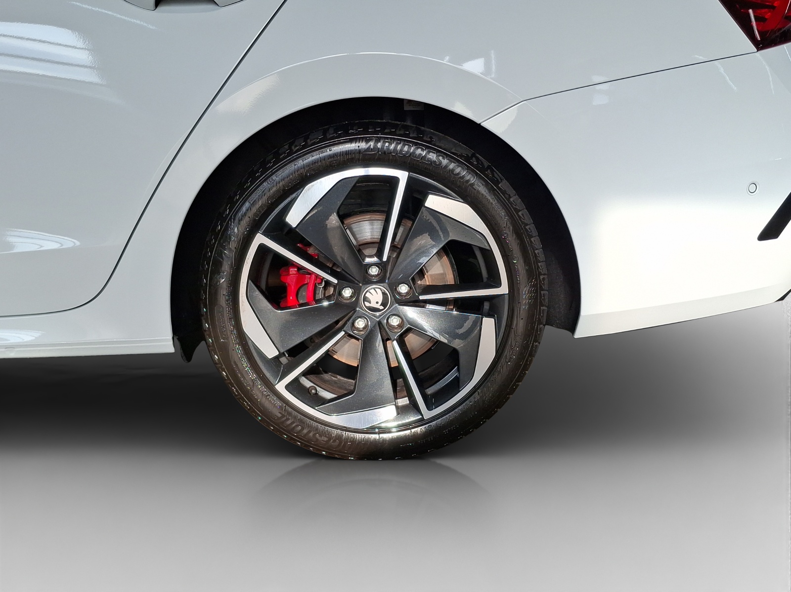 SKODA Octavia Combi 2.0 TSI DSG RS-image-13