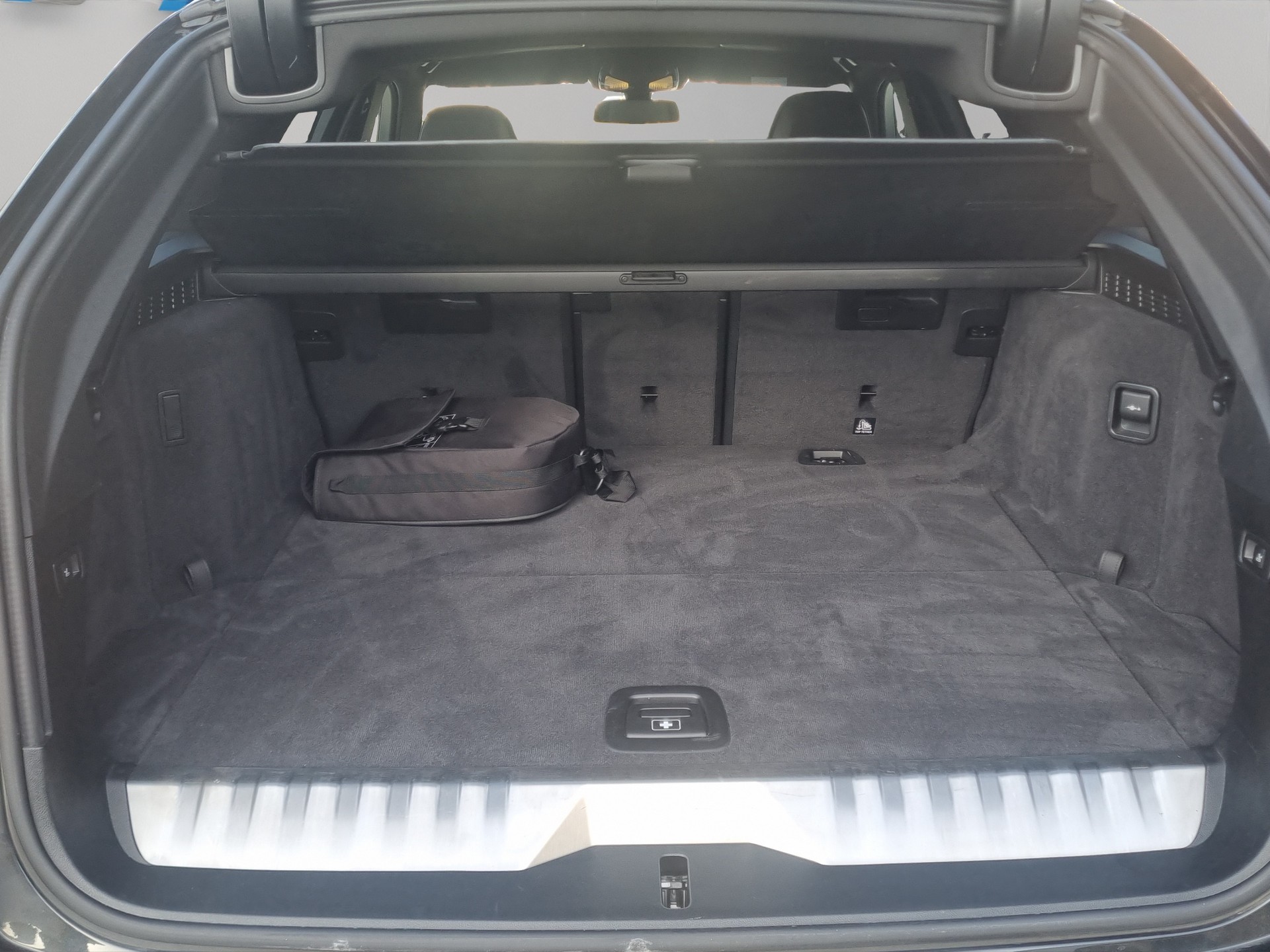 BMW 530e xDrive Touring M Sport Steptronic-image-20