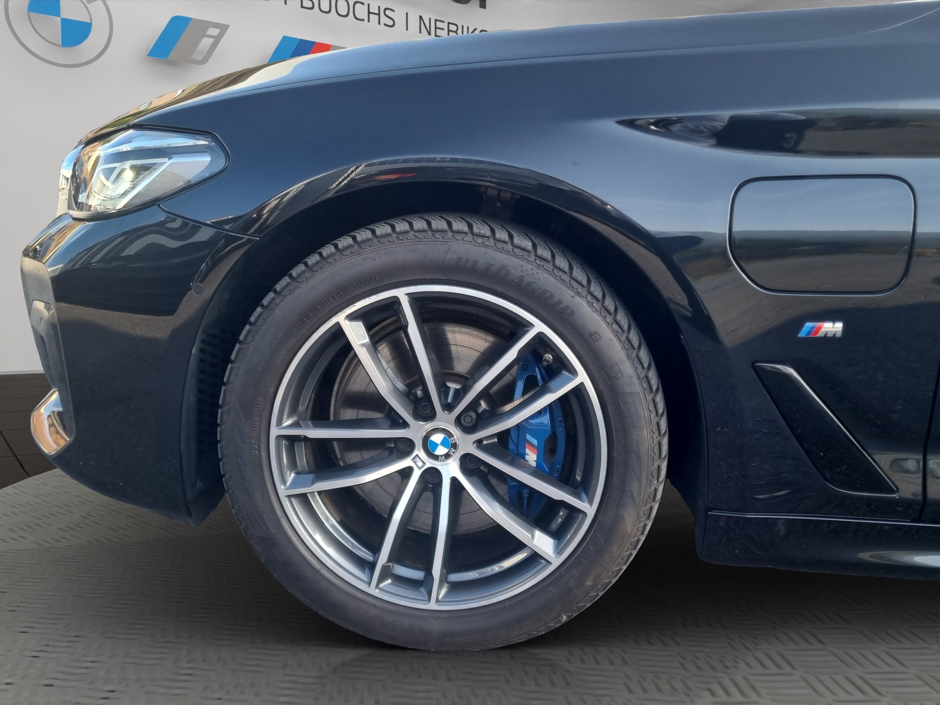 BMW 530e xDrive Touring M Sport Steptronic-image-8