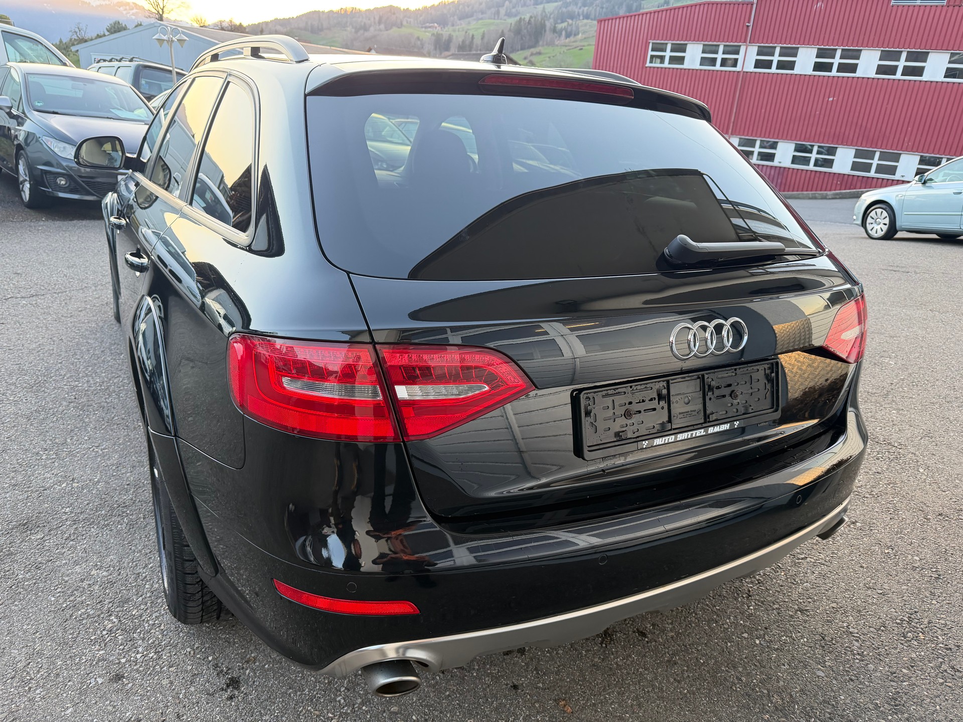 AUDI A4 allroad 3.0 TDI quattro S-tronic-image-2