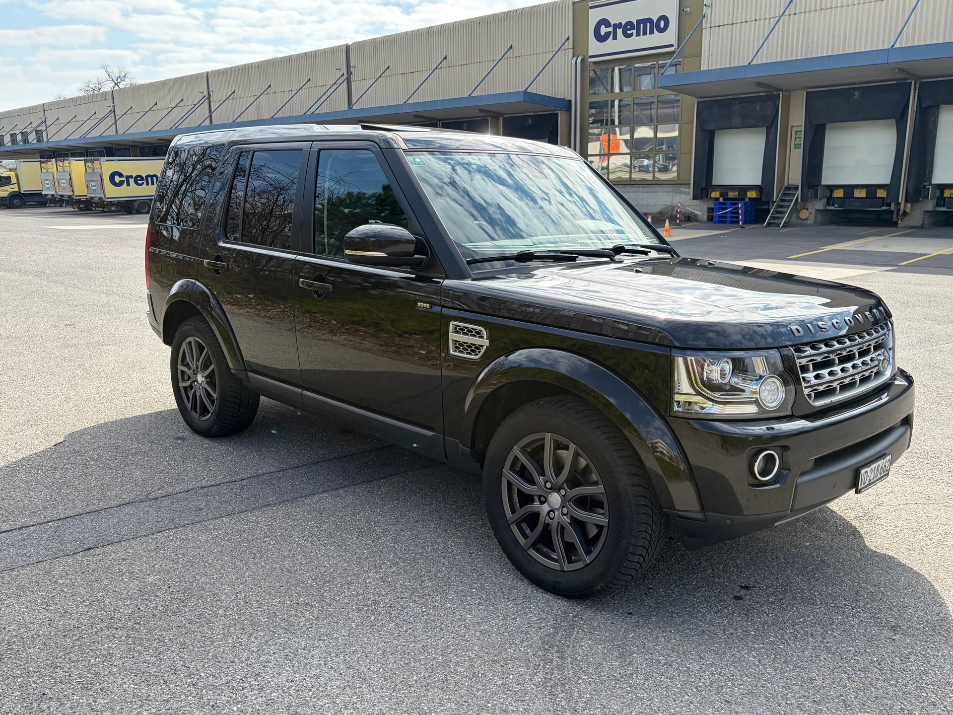 LAND ROVER Discovery 3.0 SDV6 HSE Automatic-image-2