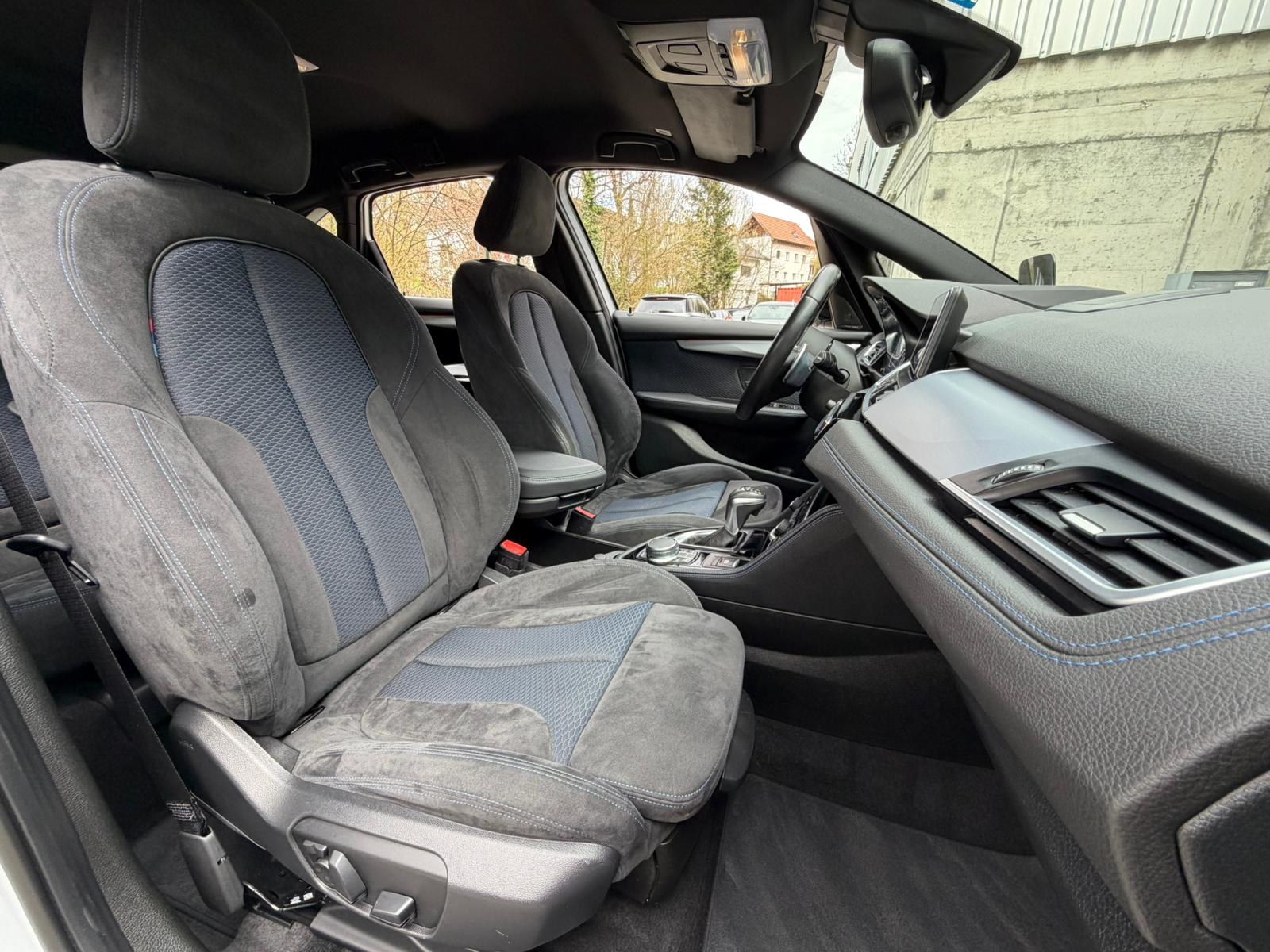 BMW 220i Active Tourer M Sport Steptronic-image-19