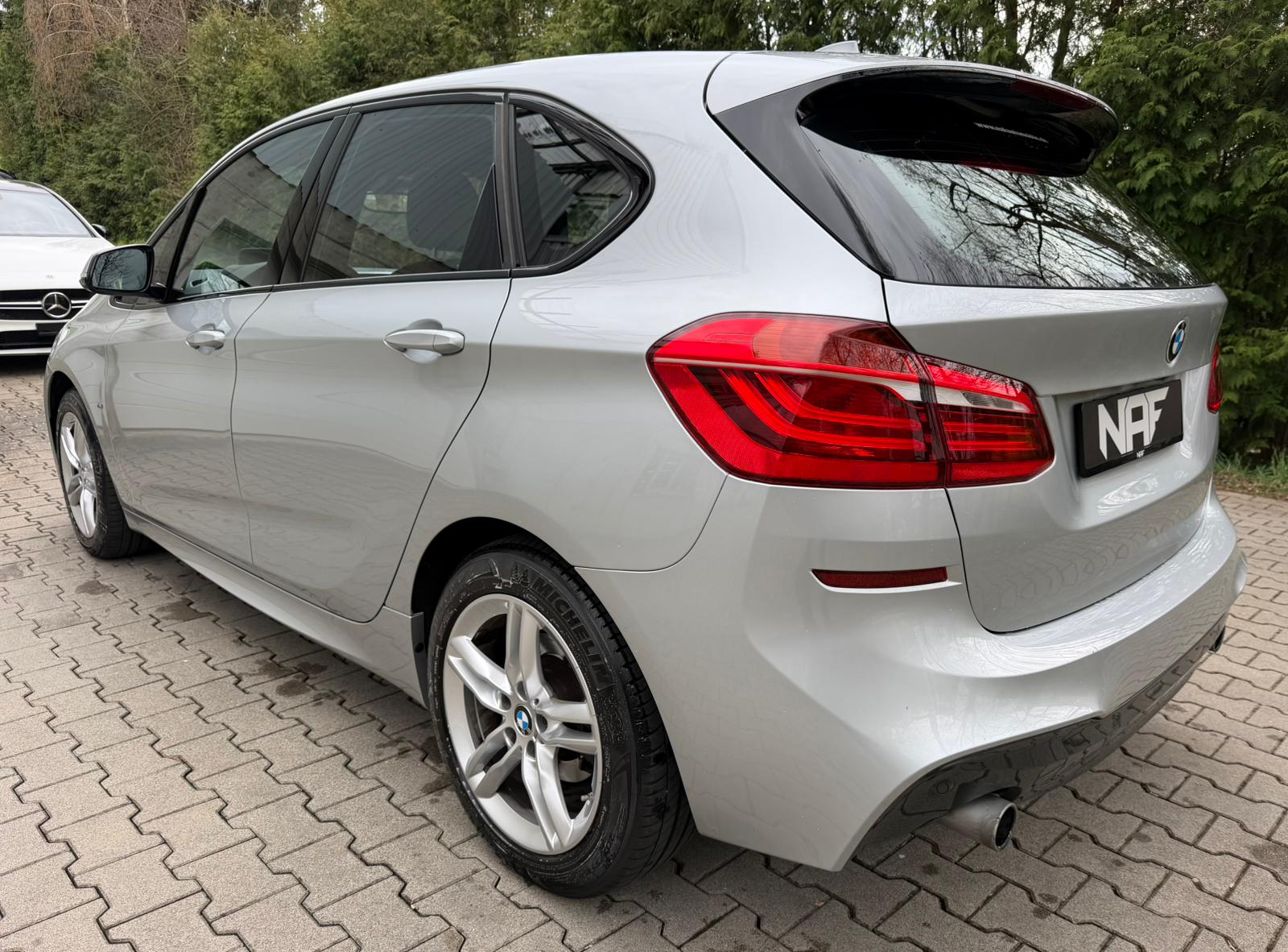 BMW 220i Active Tourer M Sport Steptronic-image-2