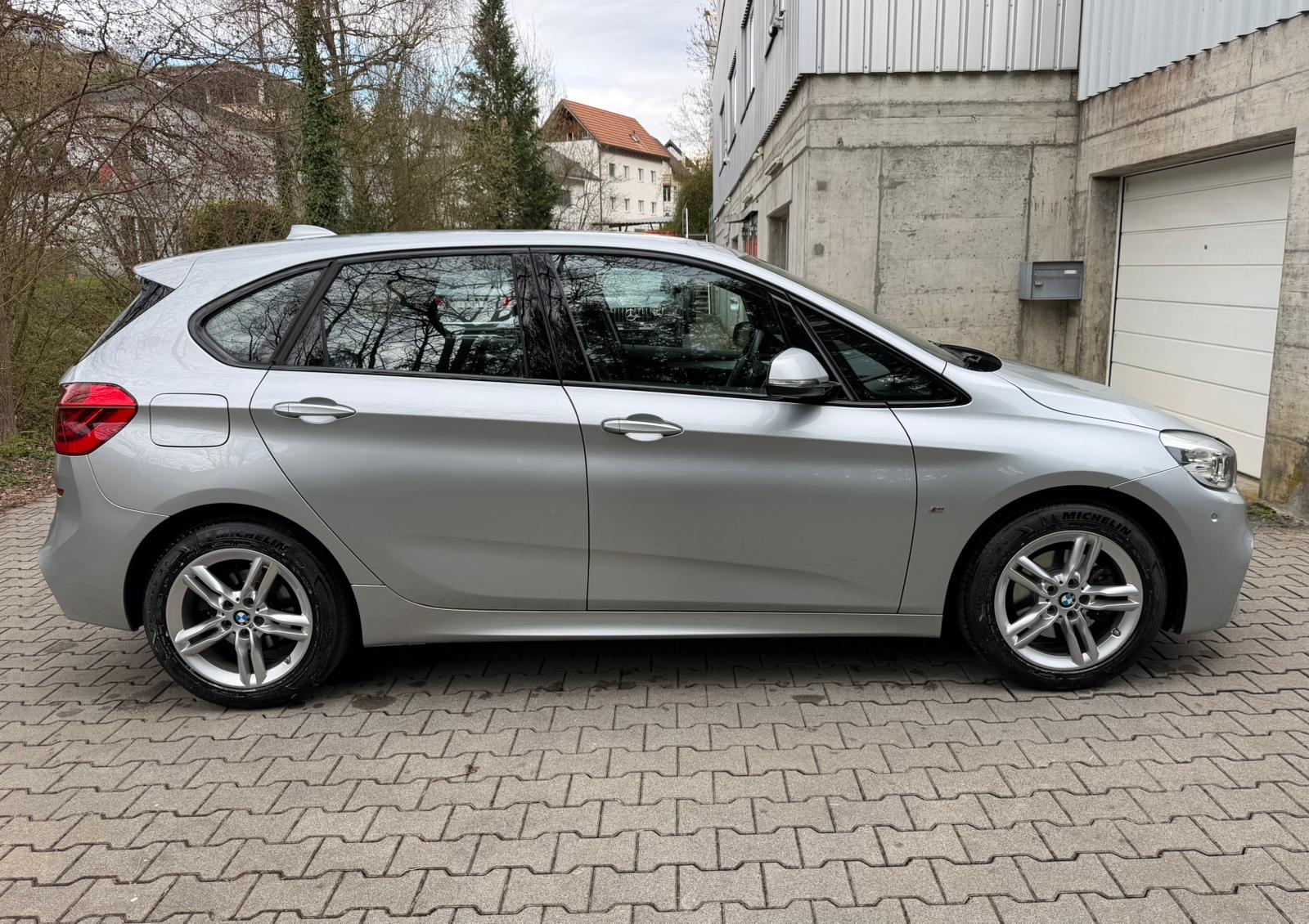 BMW 220i Active Tourer M Sport Steptronic-image-5