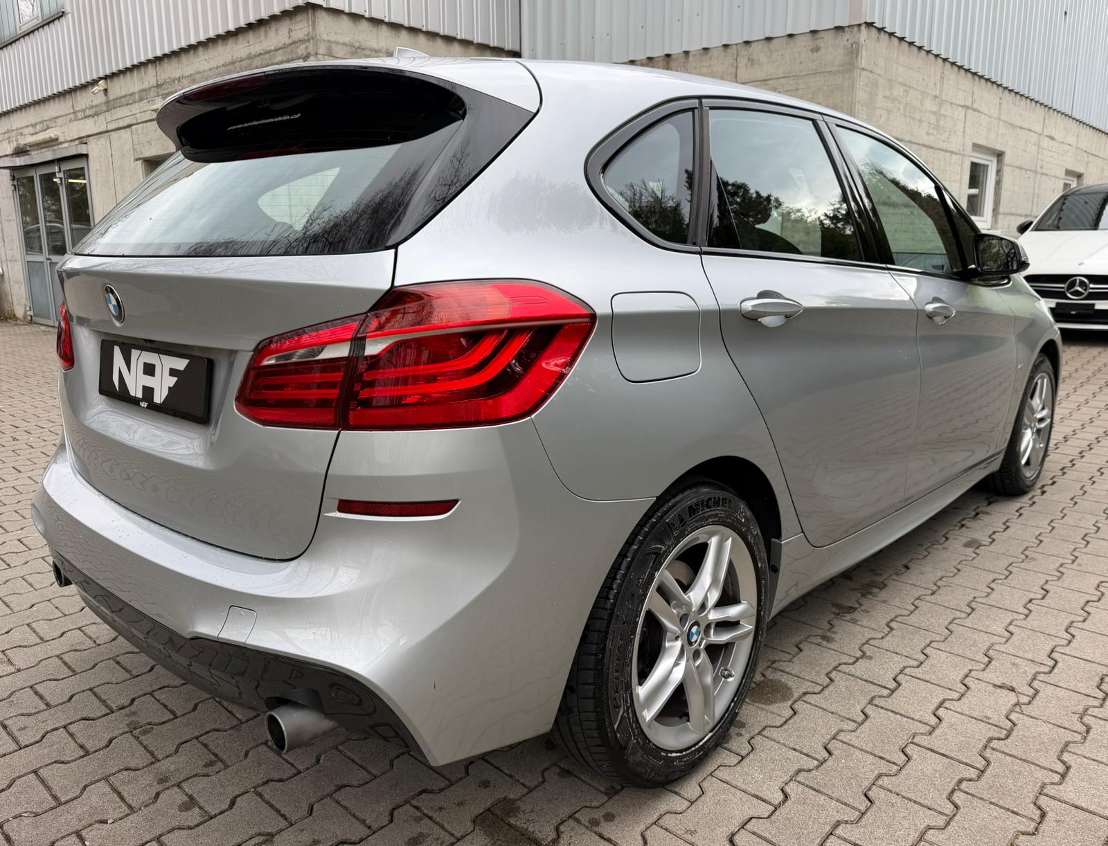 BMW 220i Active Tourer M Sport Steptronic-image-4