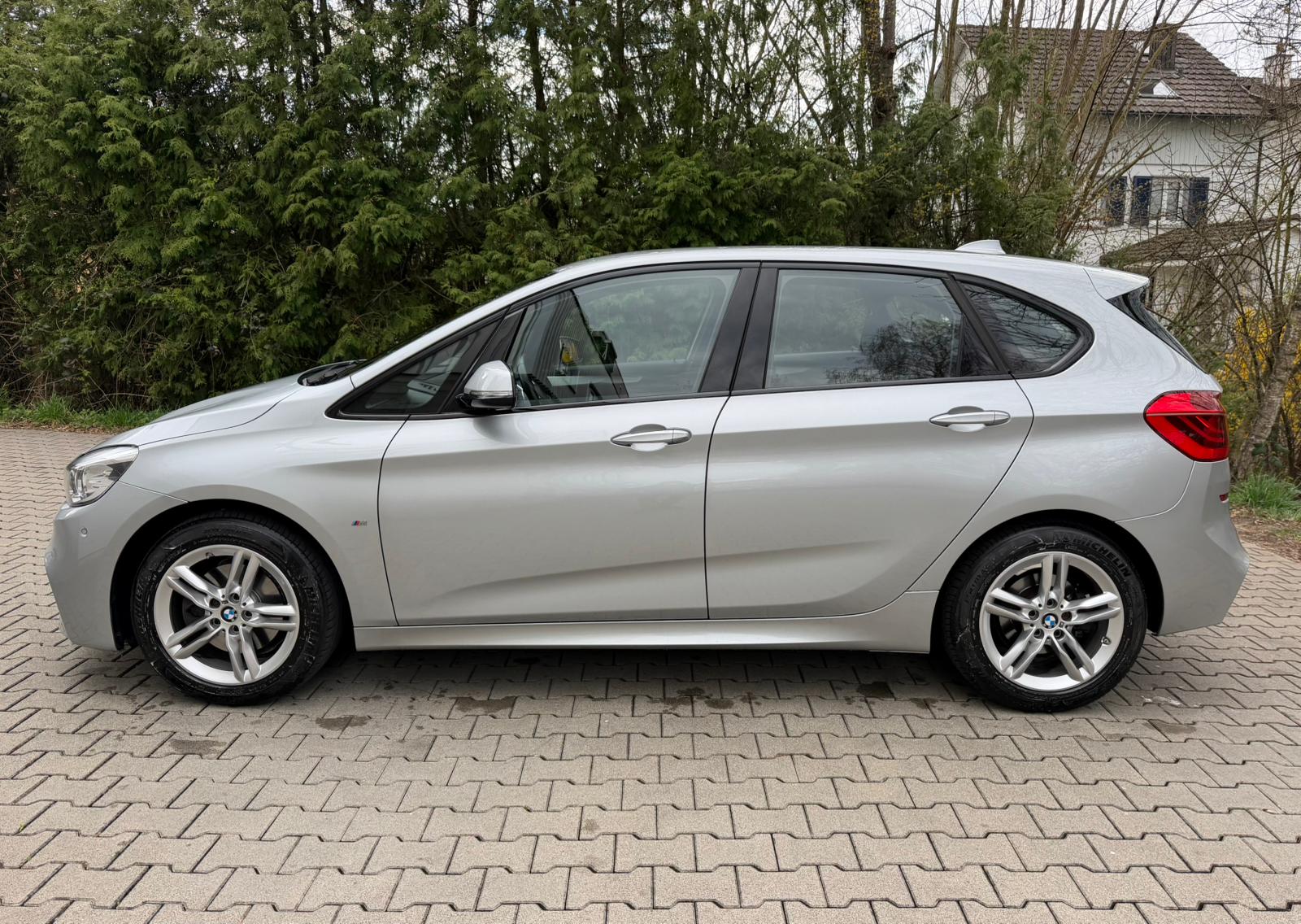 BMW 220i Active Tourer M Sport Steptronic-image-1