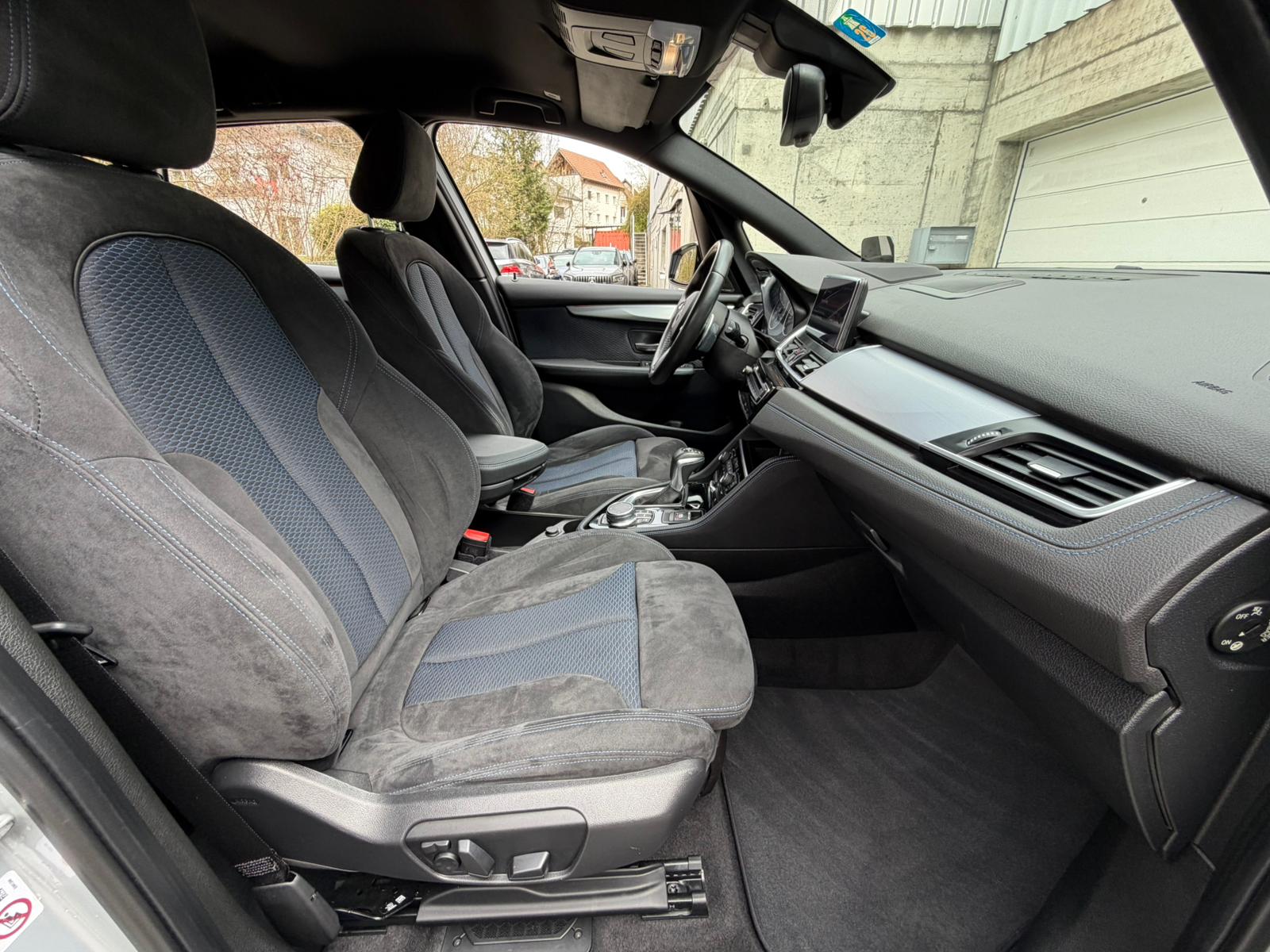BMW 220i Active Tourer M Sport Steptronic-image-18