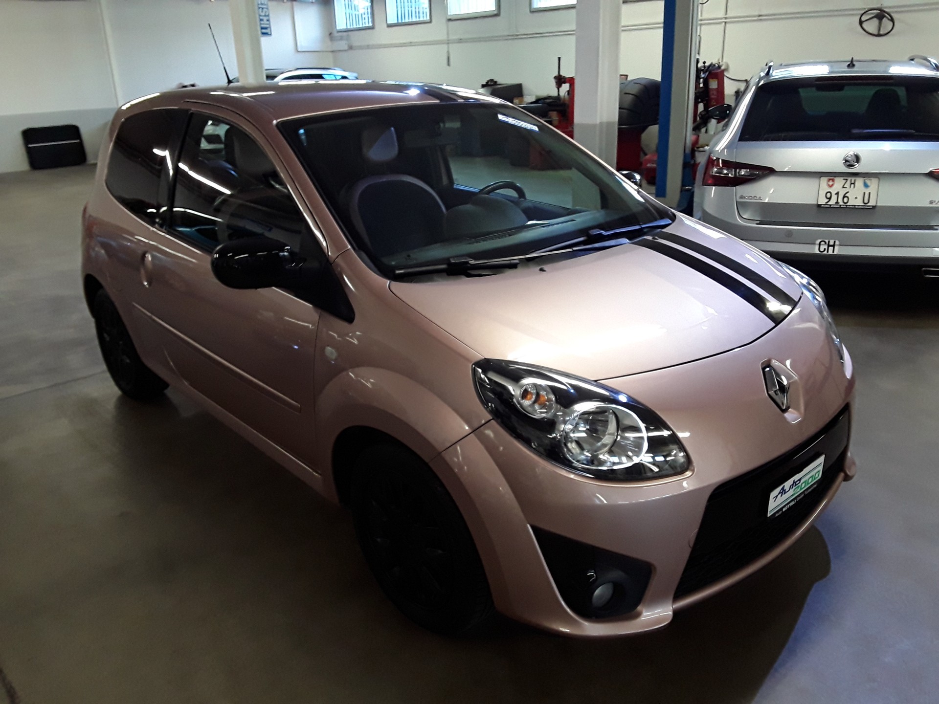 RENAULT Twingo 1.2 16V Miss Sixty-image-3