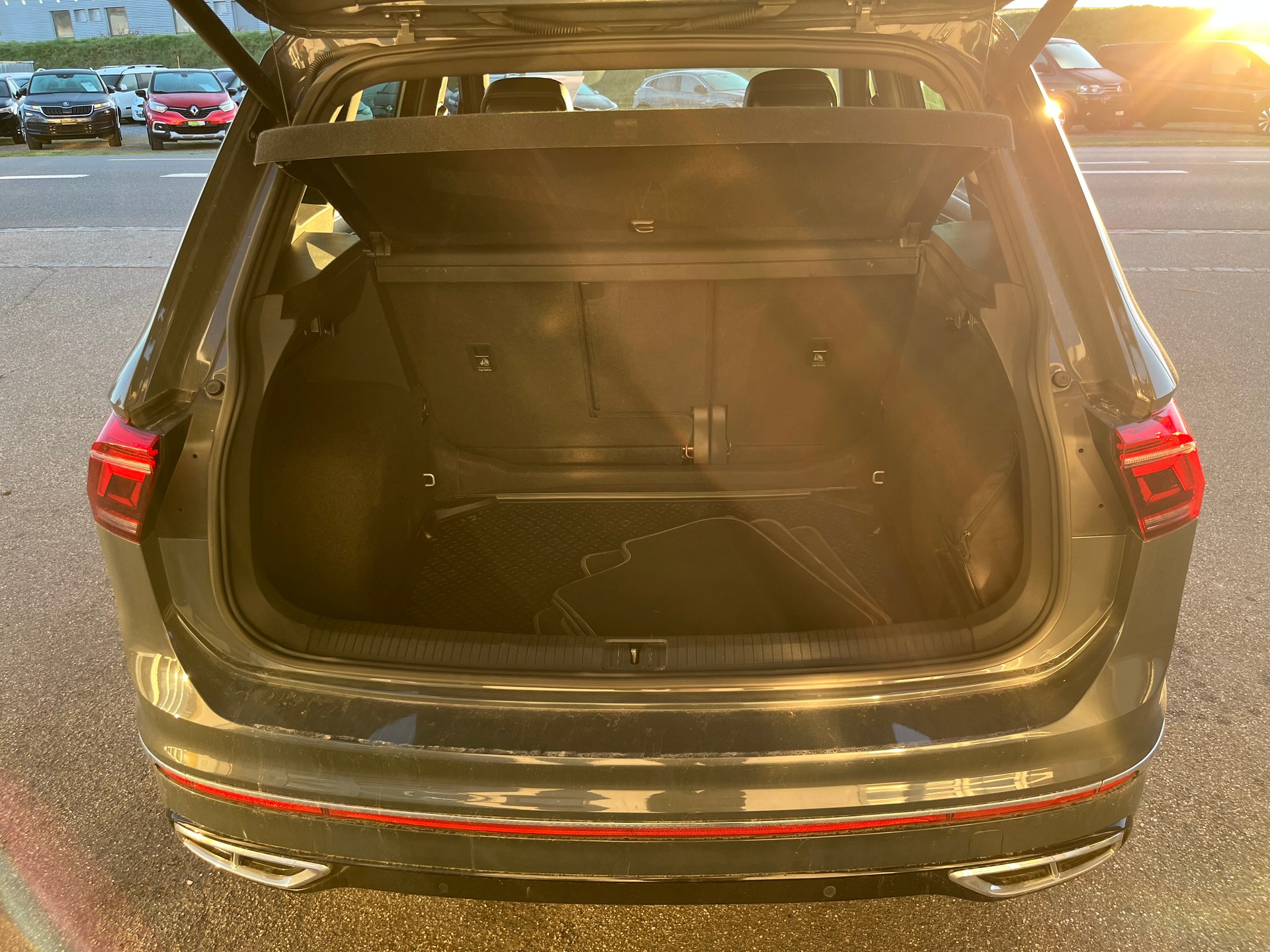 VW Tiguan 1.5TSI R-LINE DSG-image-11