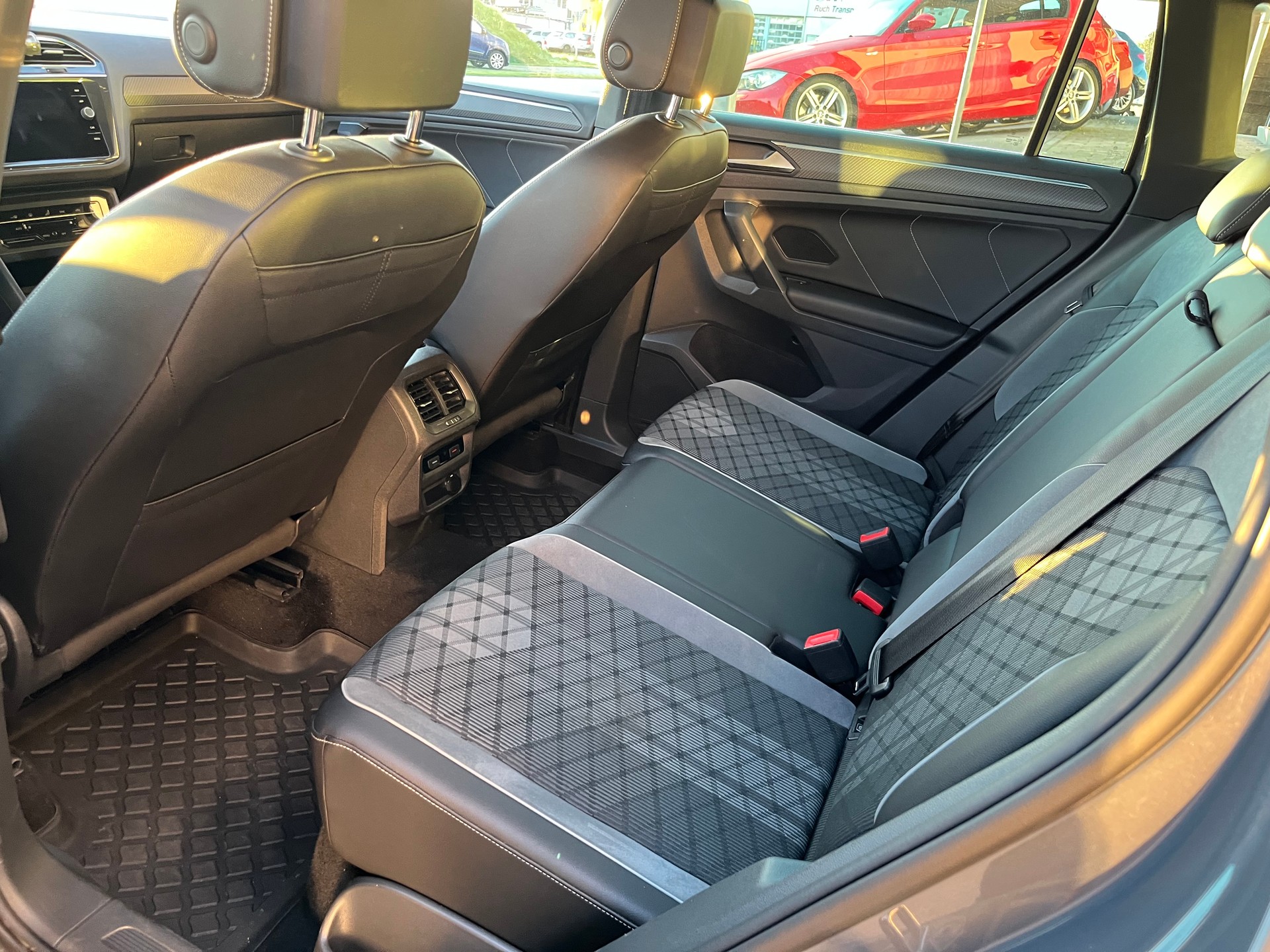 VW Tiguan 1.5TSI R-LINE DSG-image-9