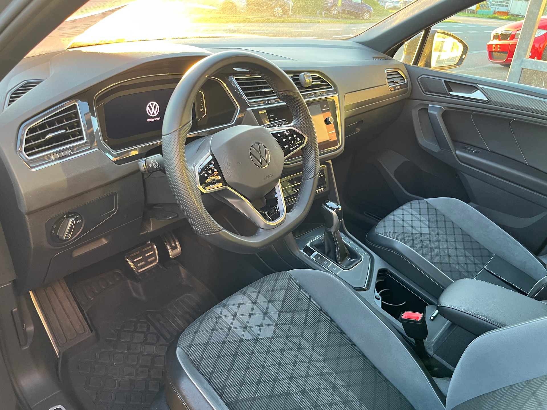 VW Tiguan 1.5TSI R-LINE DSG-image-10