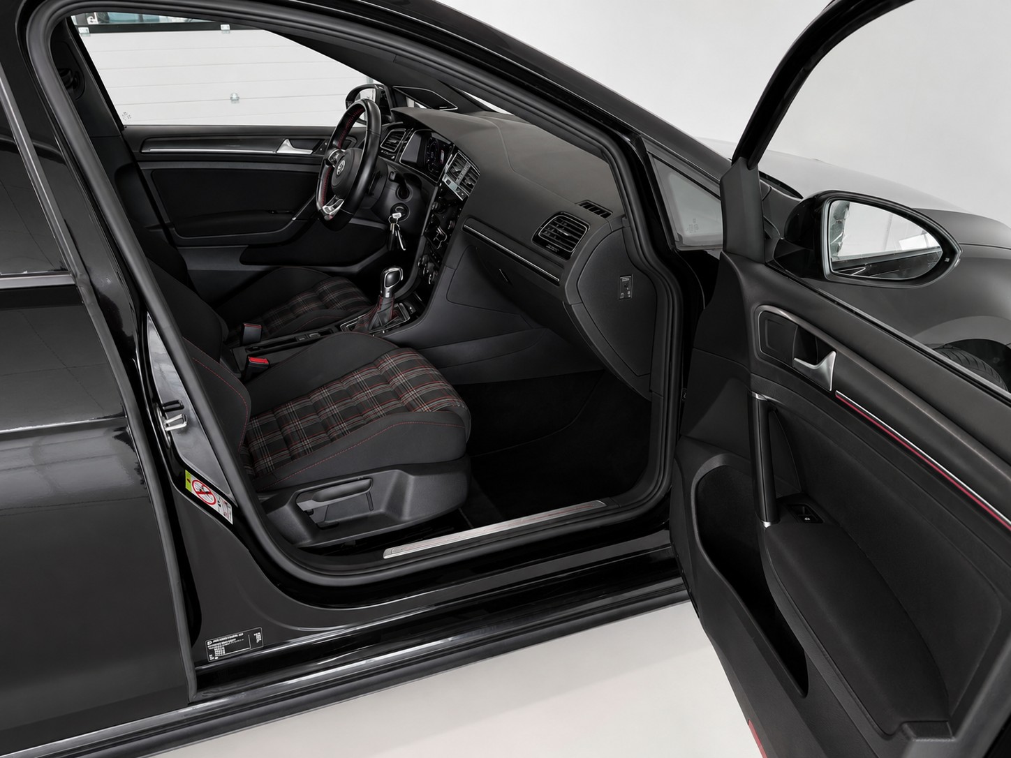 VW GOLF-image-11