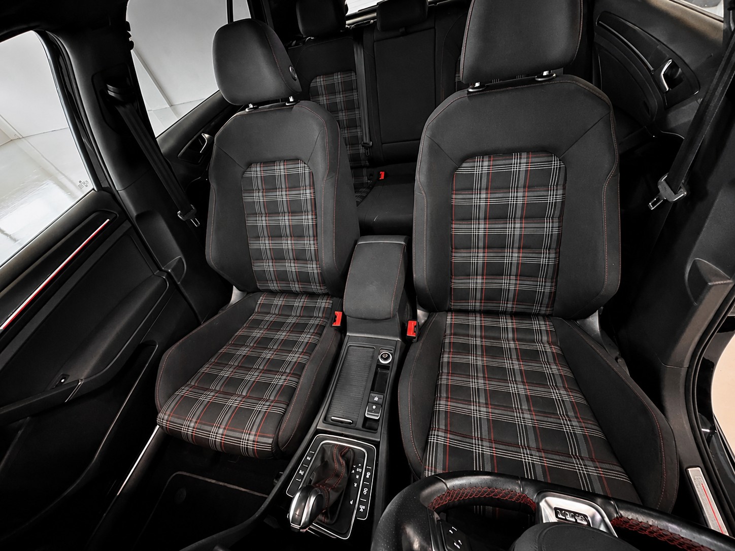 VW GOLF-image-18