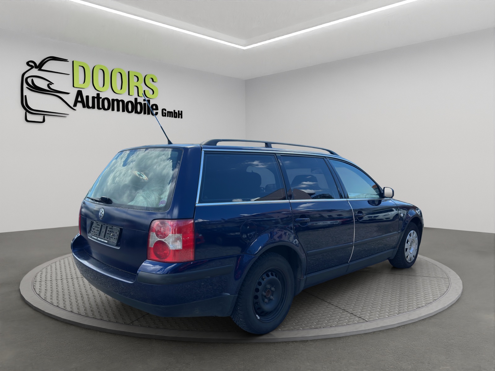 VW Passat Variant 2.0 Trendline-image-3