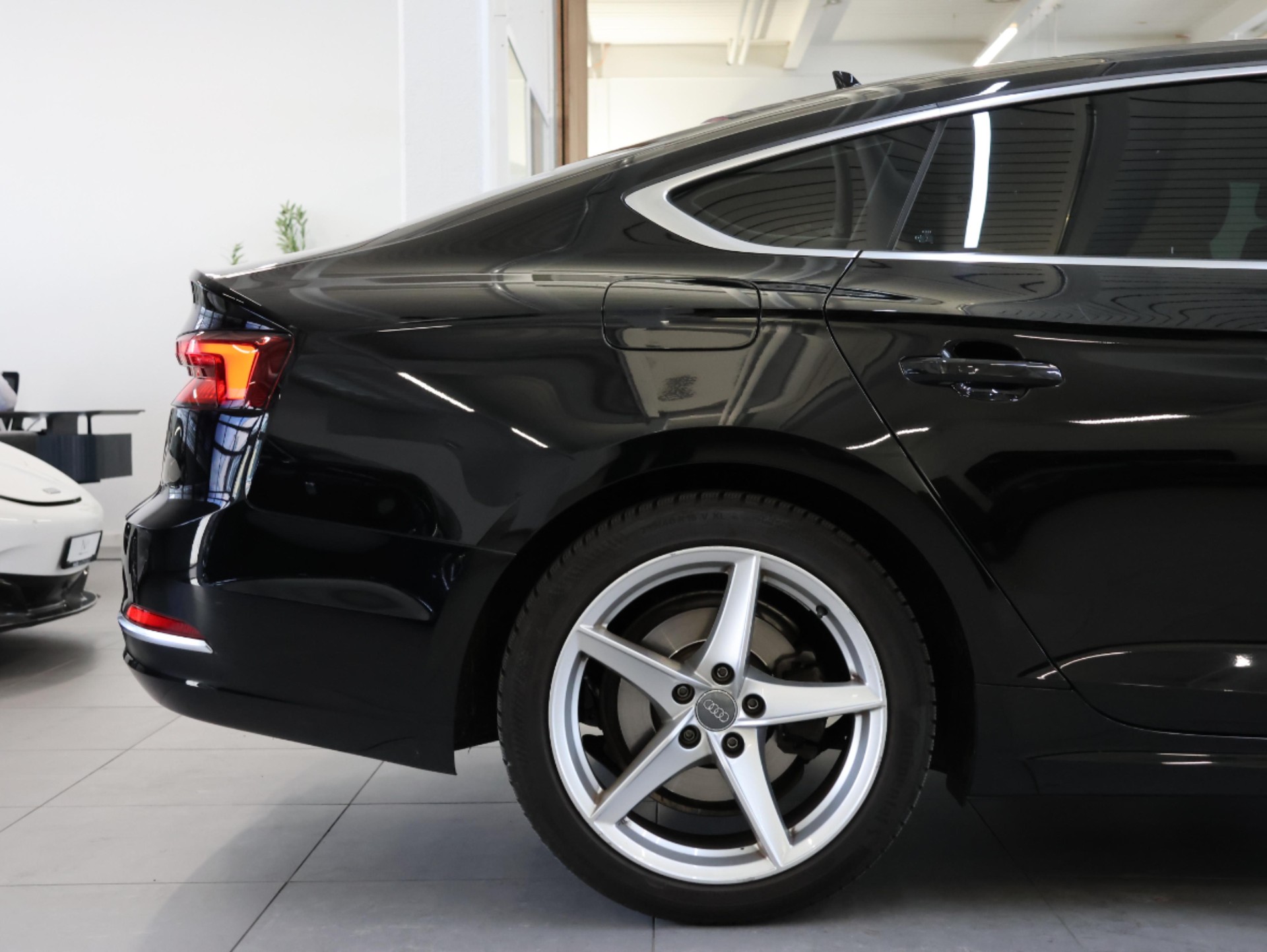 AUDI A5 Sportback 40 TDI quattro S-tronic *Keyless* *Rückfahrkamera* *Sitzheizung*-image-12