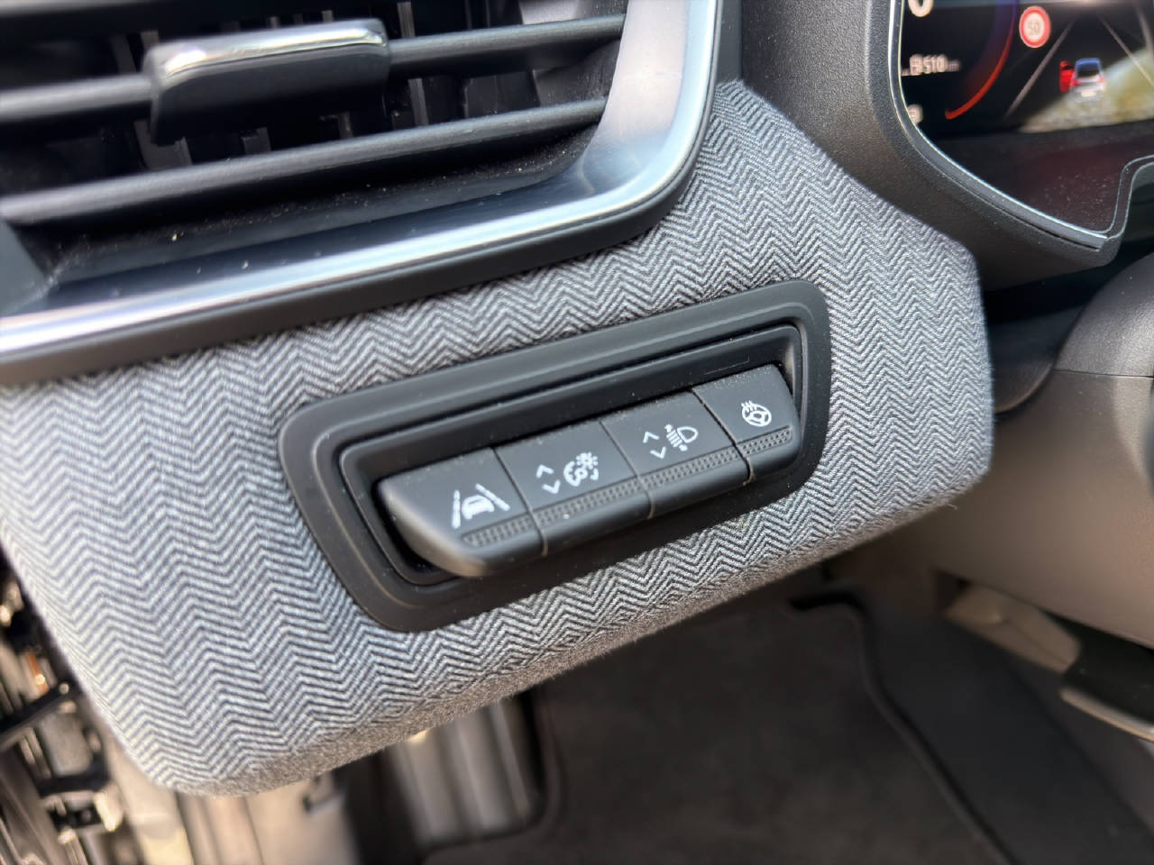 RENAULT Clio 1.6 E-Tech techno-image-7