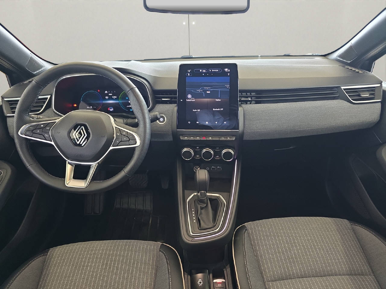 RENAULT Clio 1.6 E-Tech techno-image-4
