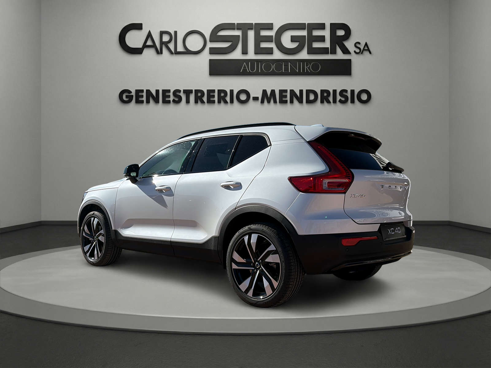 VOLVO XC40 B3 Benzin Mild Hybrid Plus Dark DCT-image-7