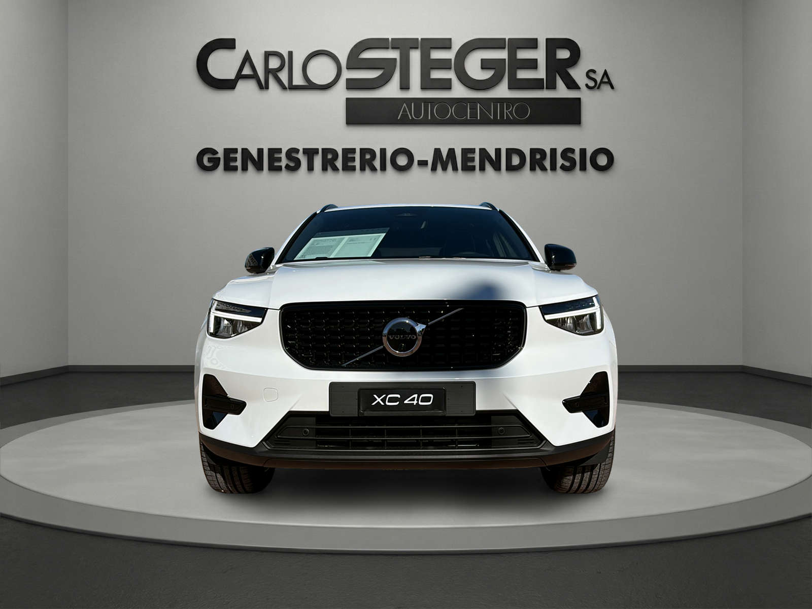 VOLVO XC40 B3 Benzin Mild Hybrid Plus Dark DCT-image-1