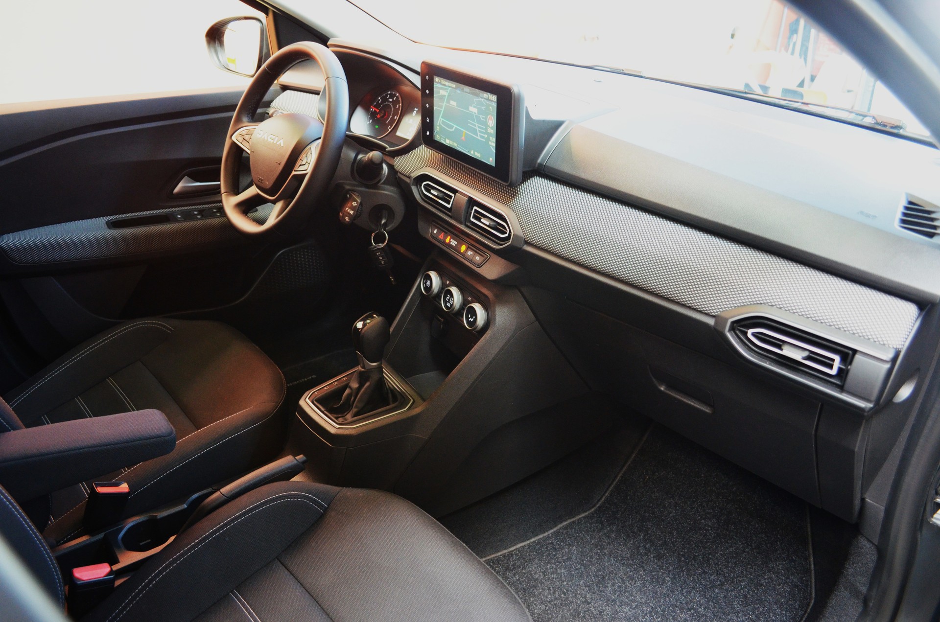 DACIA Sandero TCe 90 Expression CVT-image-8