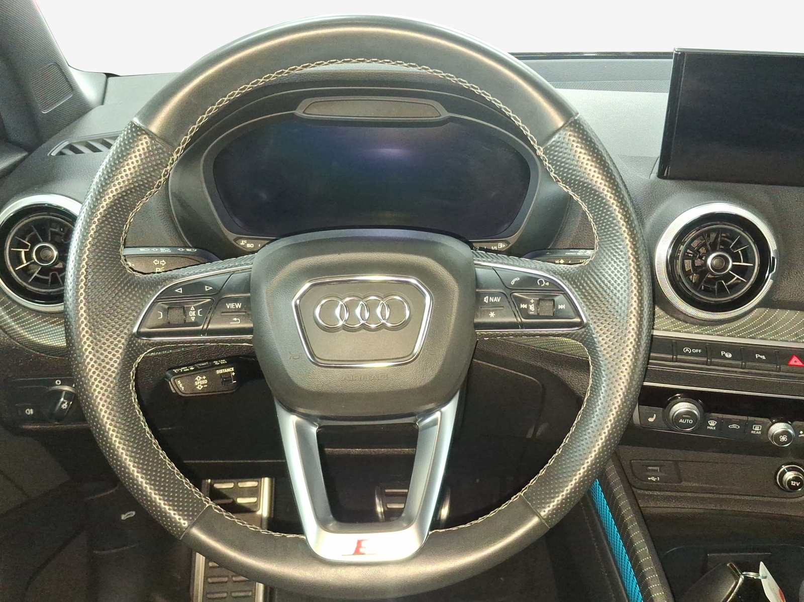 AUDI Q2 40 TFSI S line Attraction quattro S-tronic-image-9
