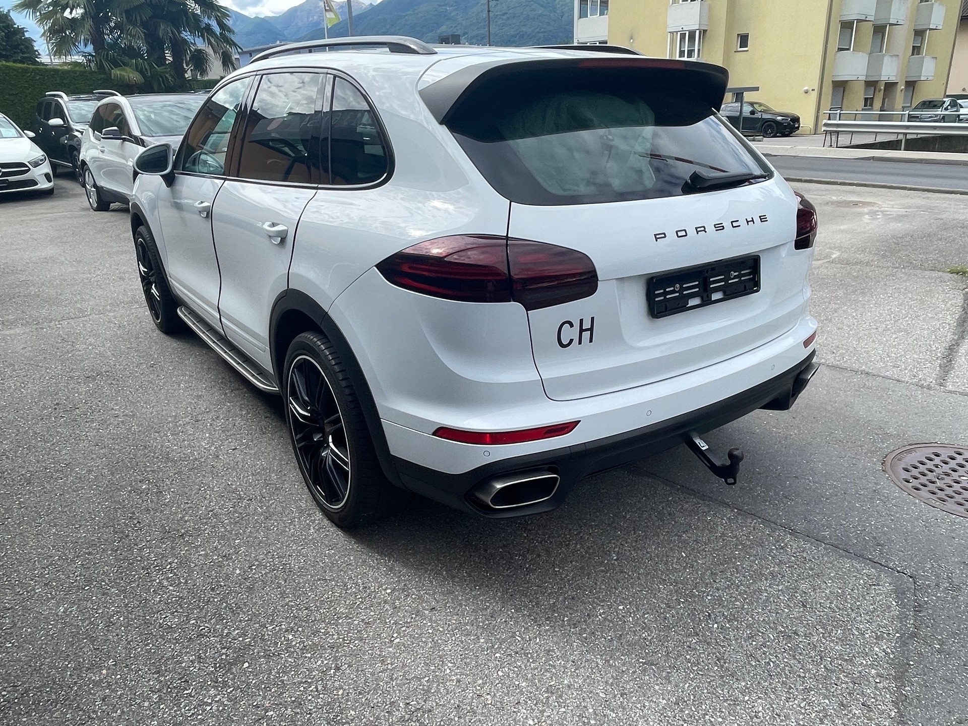 PORSCHE Cayenne Diesel Platinum Edition-image-9
